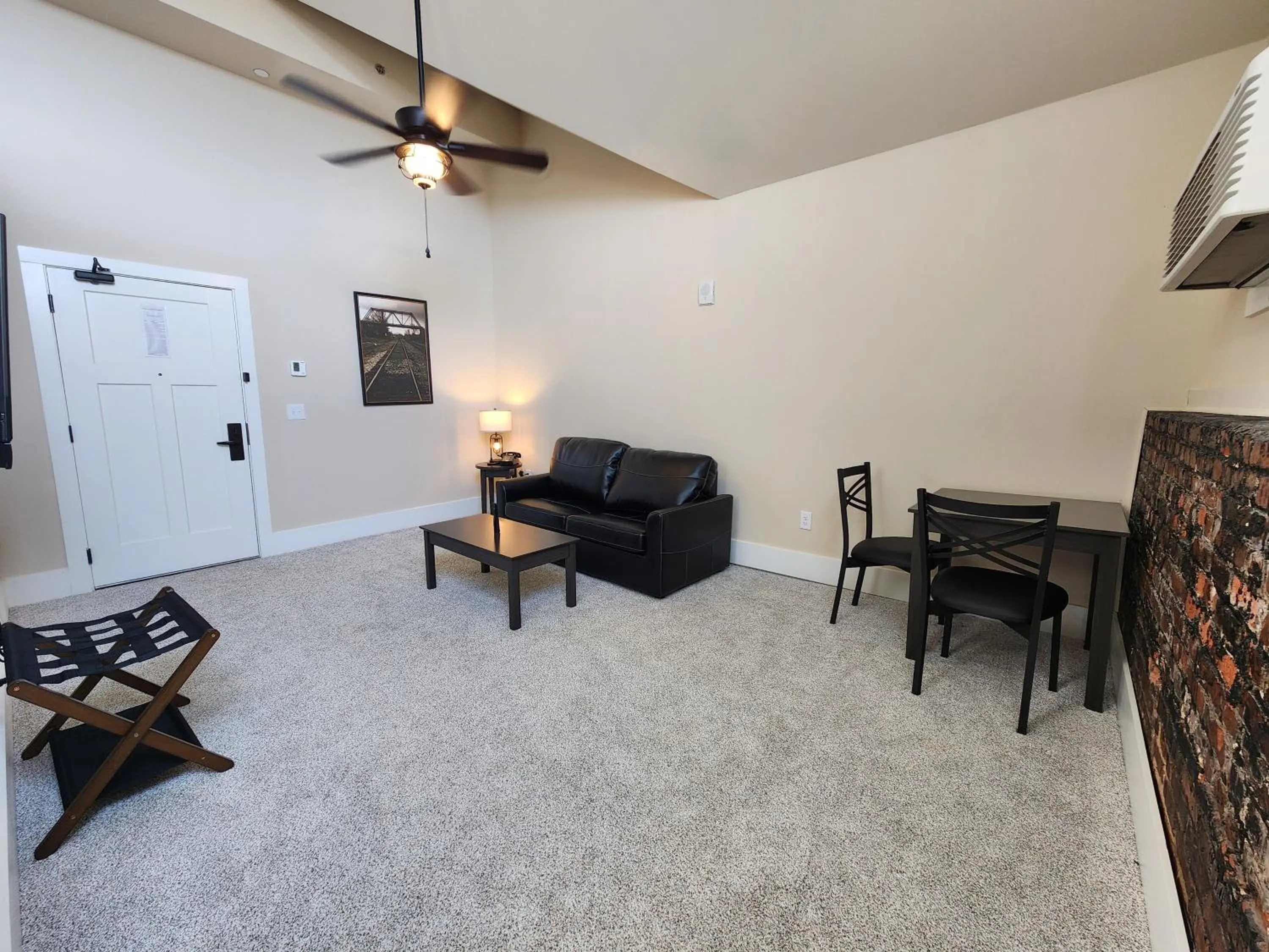Suite in Historic Griffin Hotel