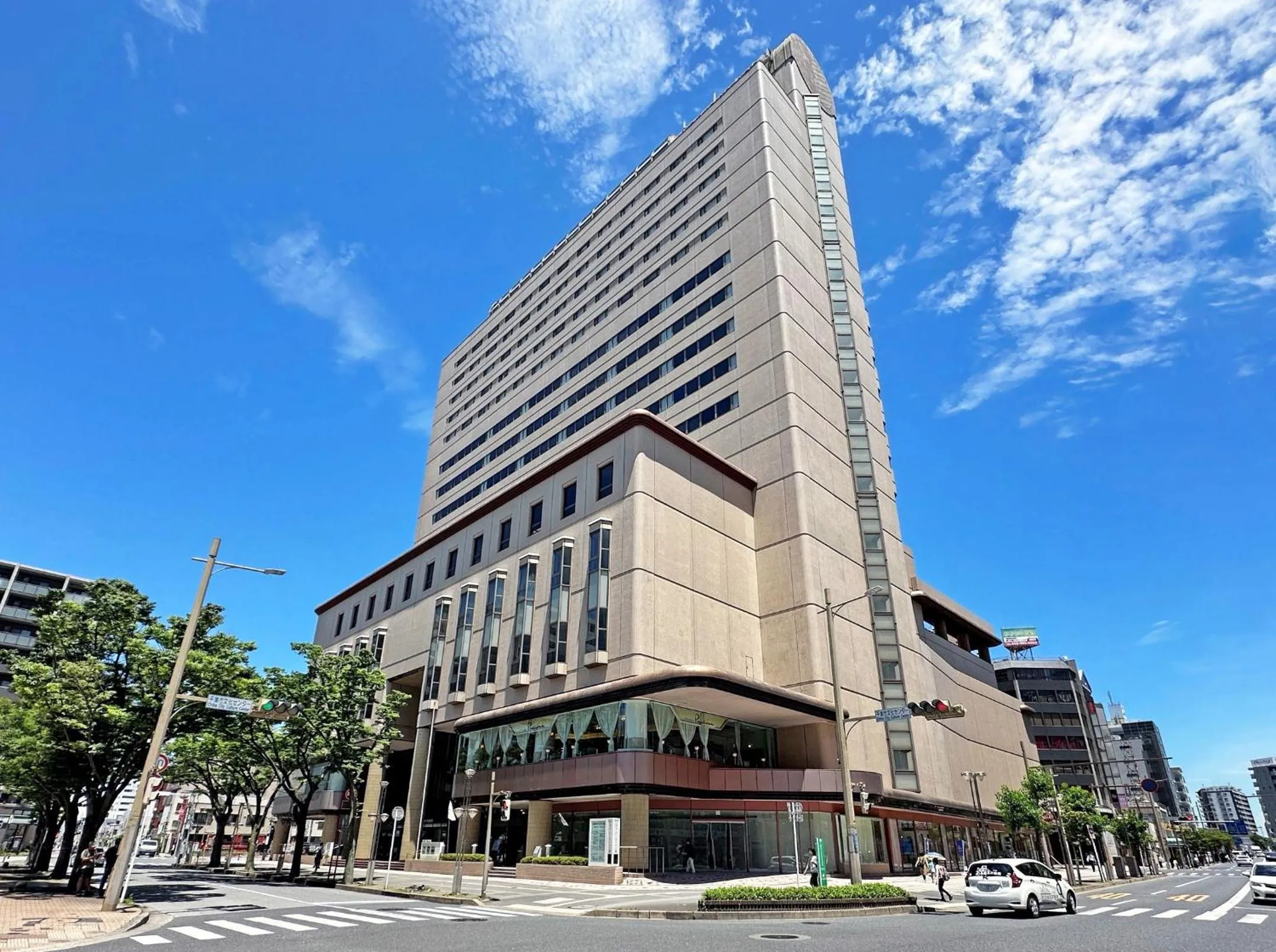 Property building in Royal Pines Hotel Chiba