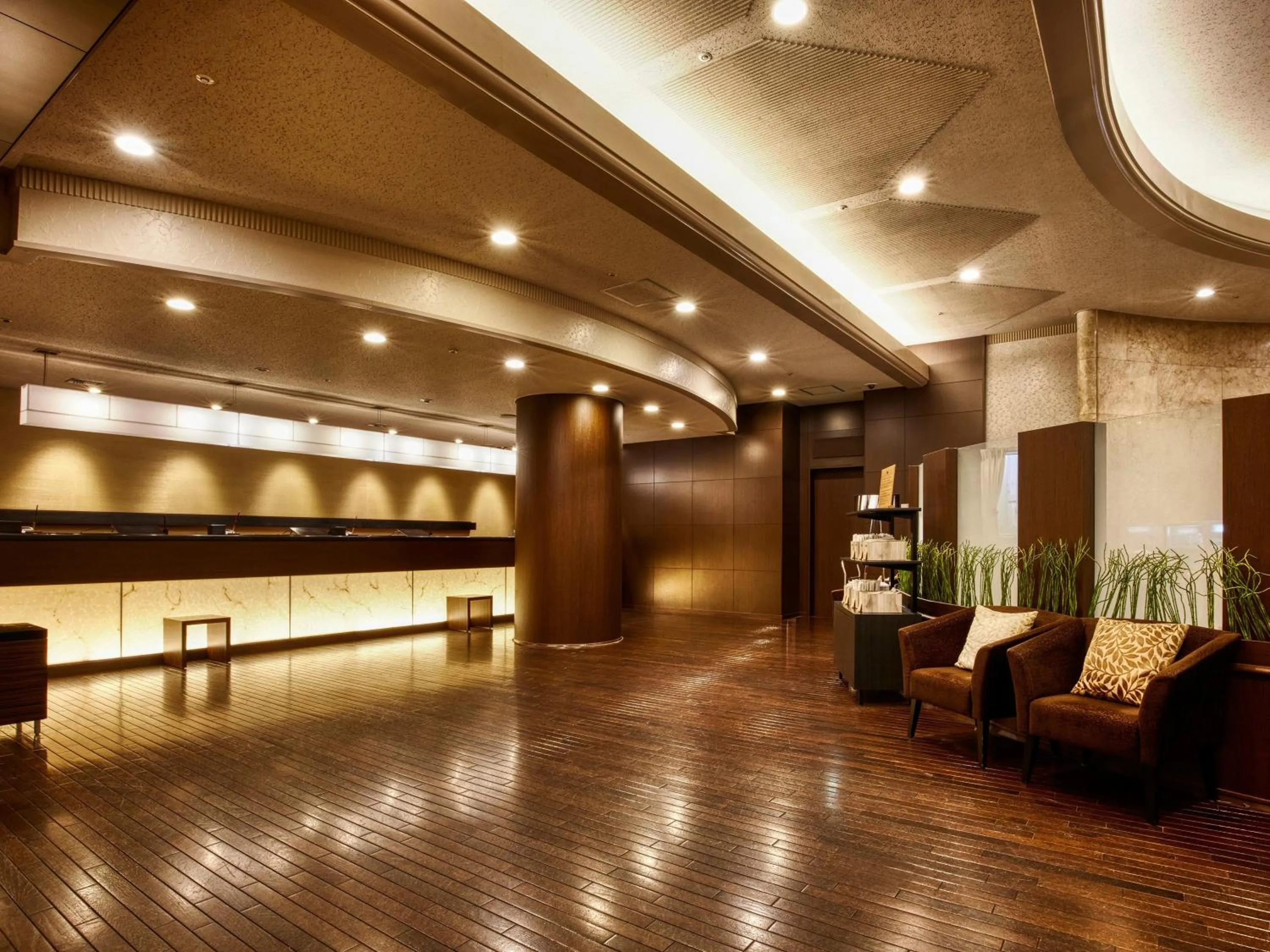Lobby or reception in Royal Pines Hotel Chiba