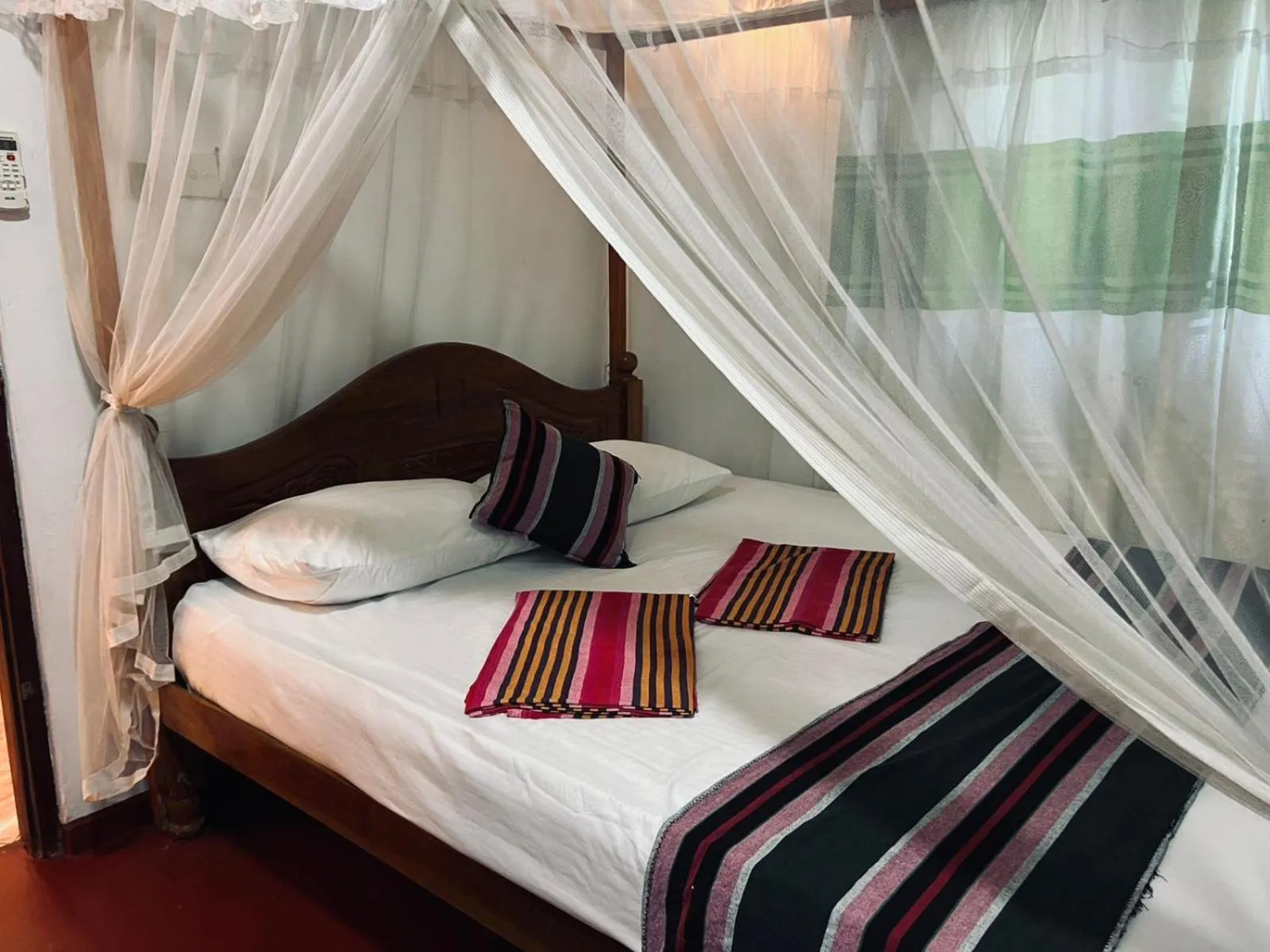 Bed in Damith Tourist Inn