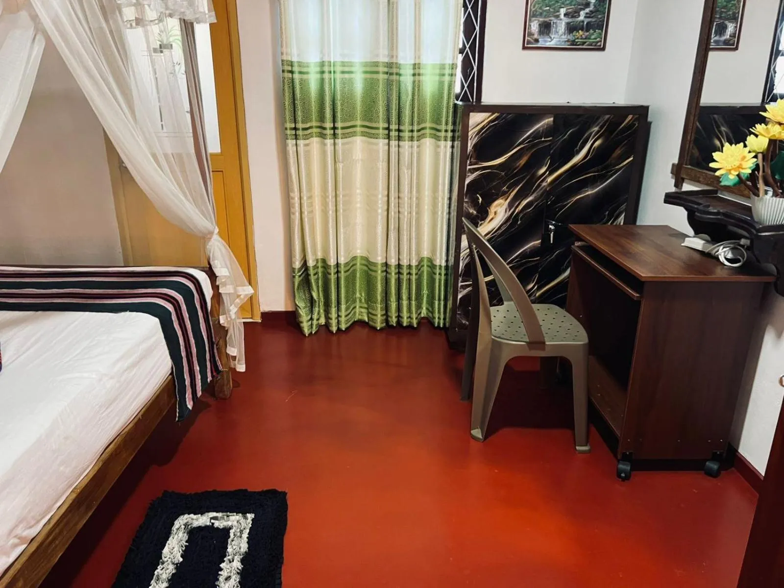 Bed in Damith Tourist Inn