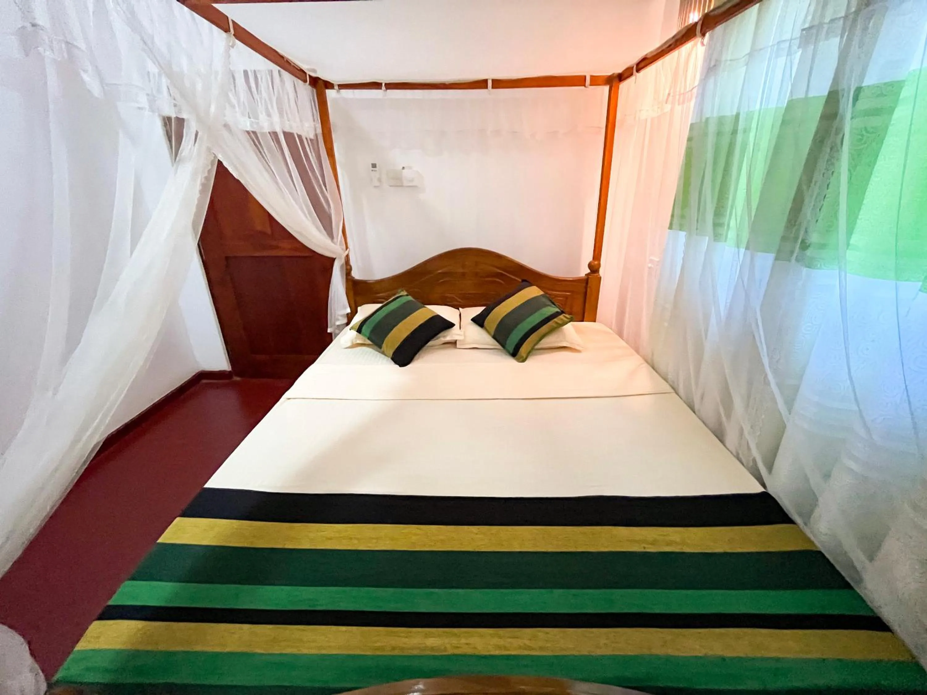 Bedroom, Bed in Damith Tourist Inn