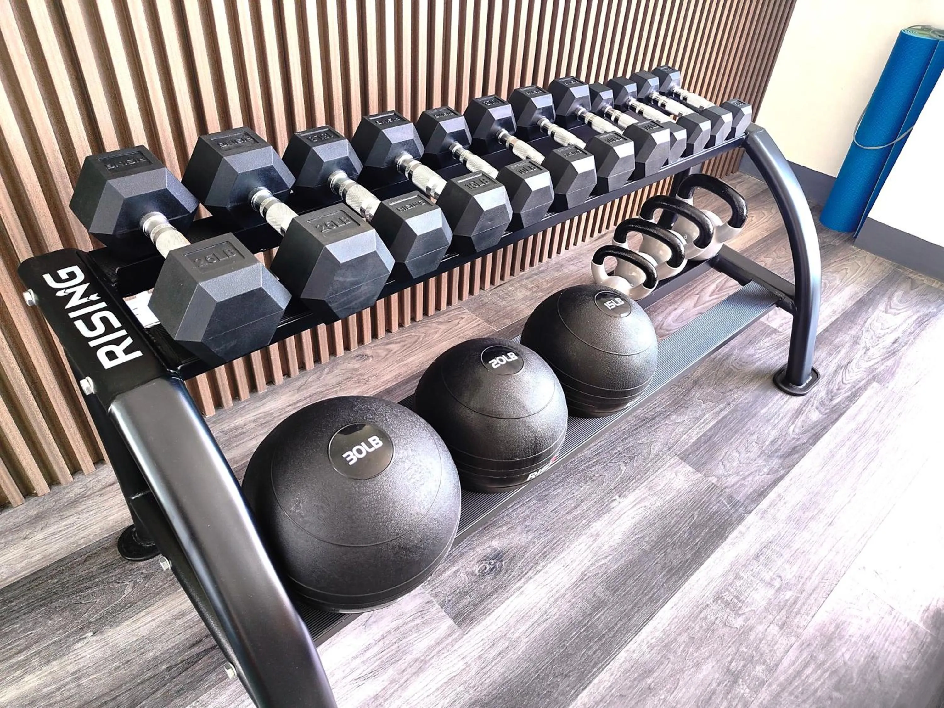 Fitness centre/facilities in JD Haven Bachelor's Pad at Bernwood Tower