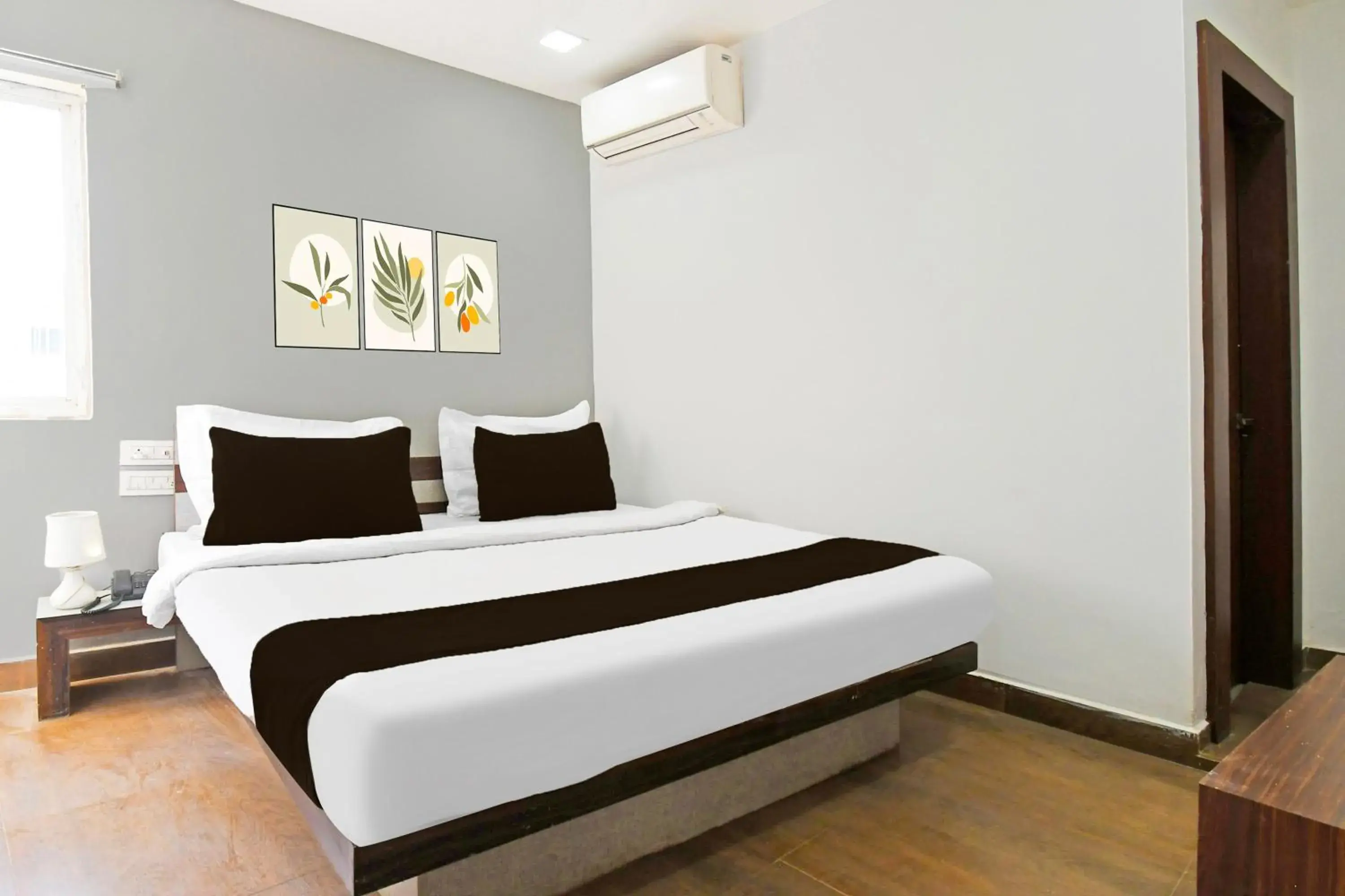 Standard Twin Room - single occupancy in Super Townhouse Mancheswar Industrial Estate Standard Twin Room - single occupancy in Super Townhouse Mancheswar Industrial Estate