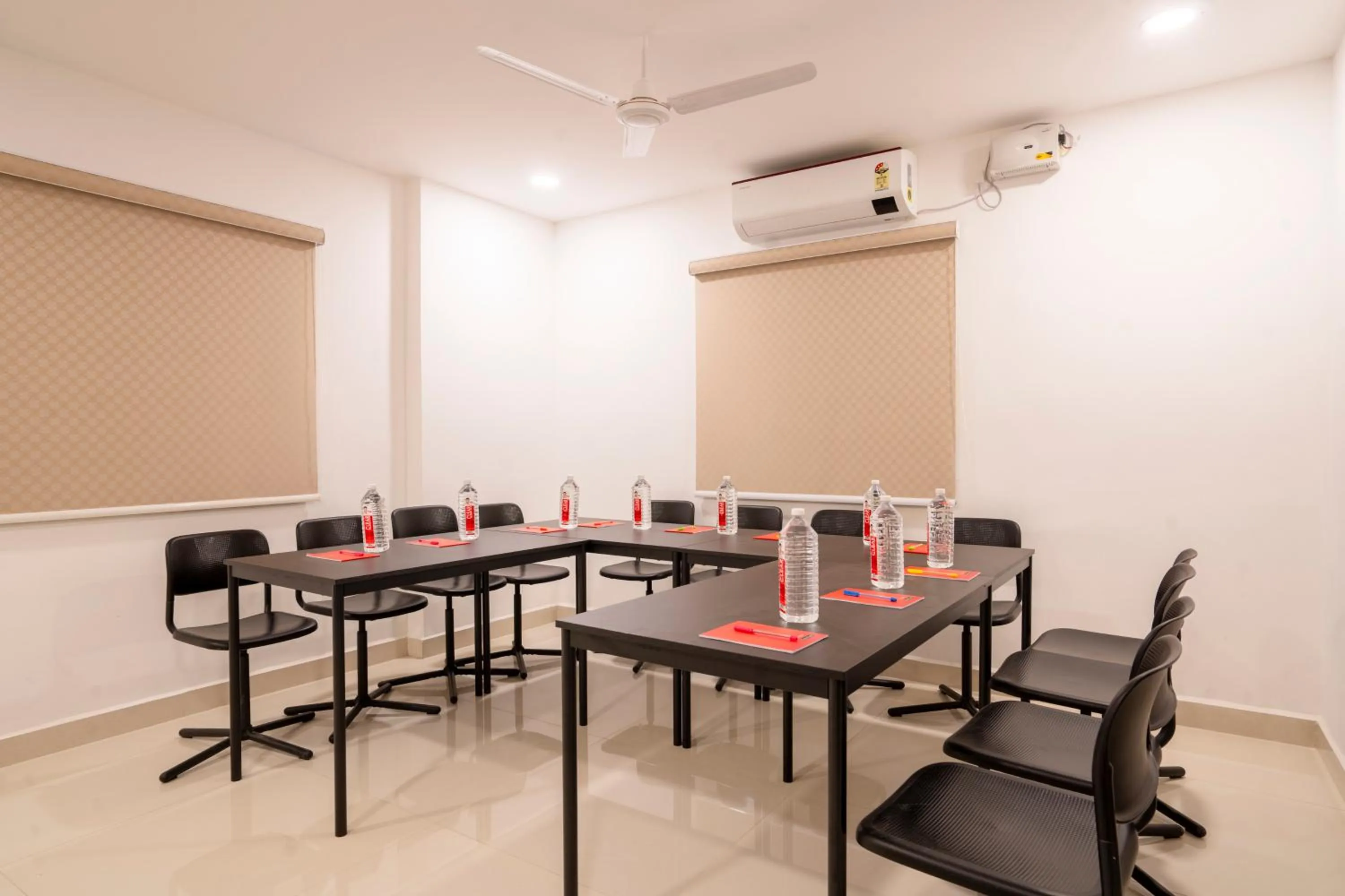Dining area in Treebo De Alphabet Gachibowli