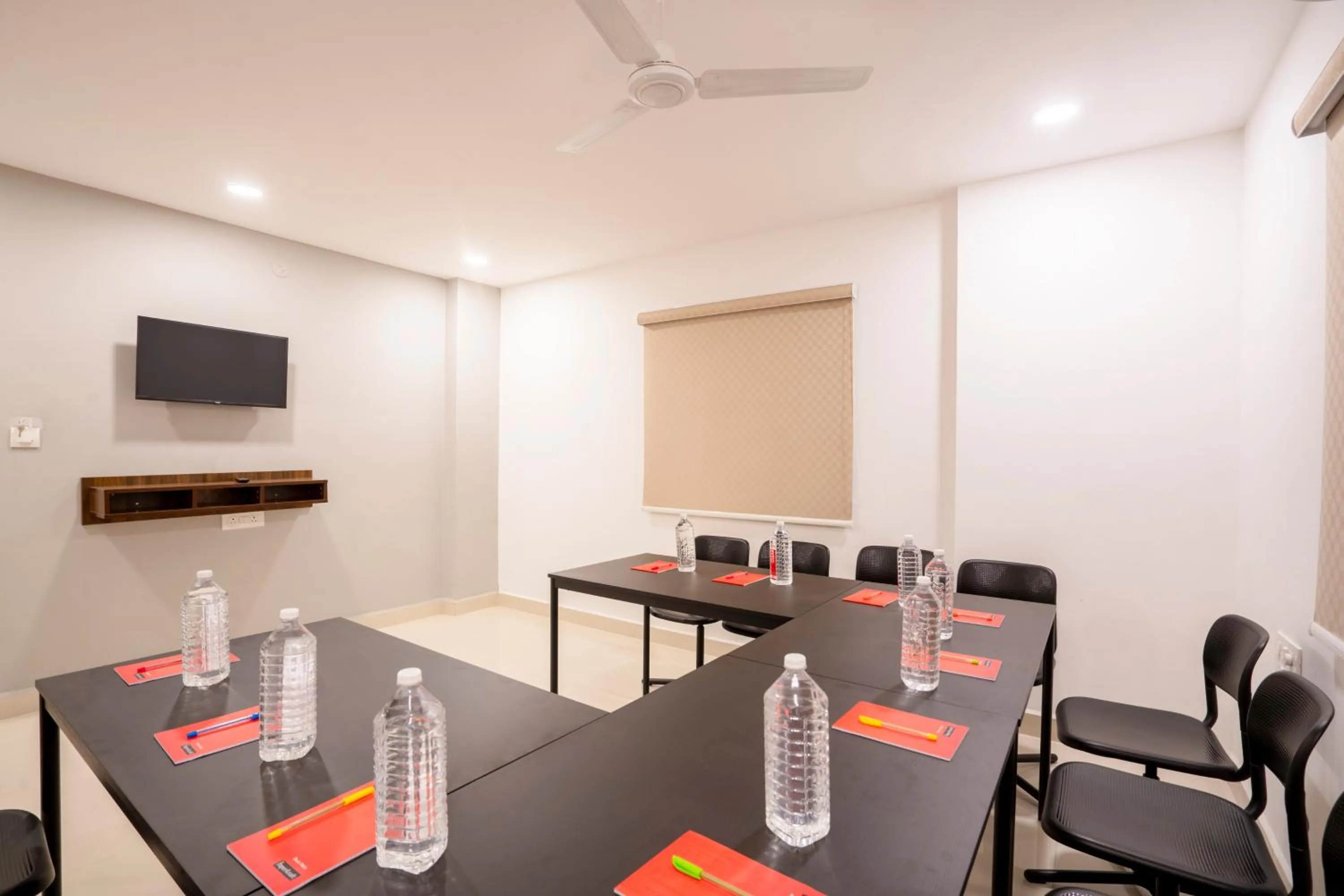 Dining area in Treebo De Alphabet Gachibowli