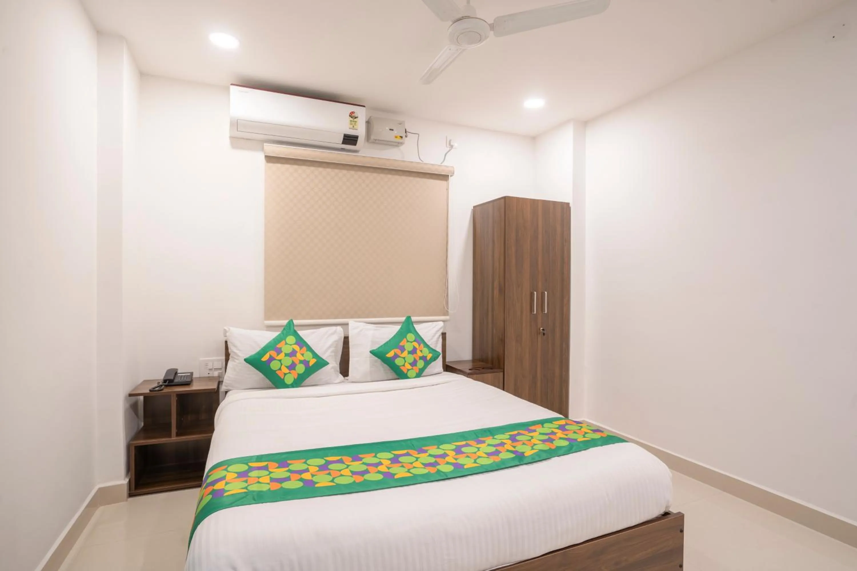 Bedroom, Bed in Treebo De Alphabet Gachibowli