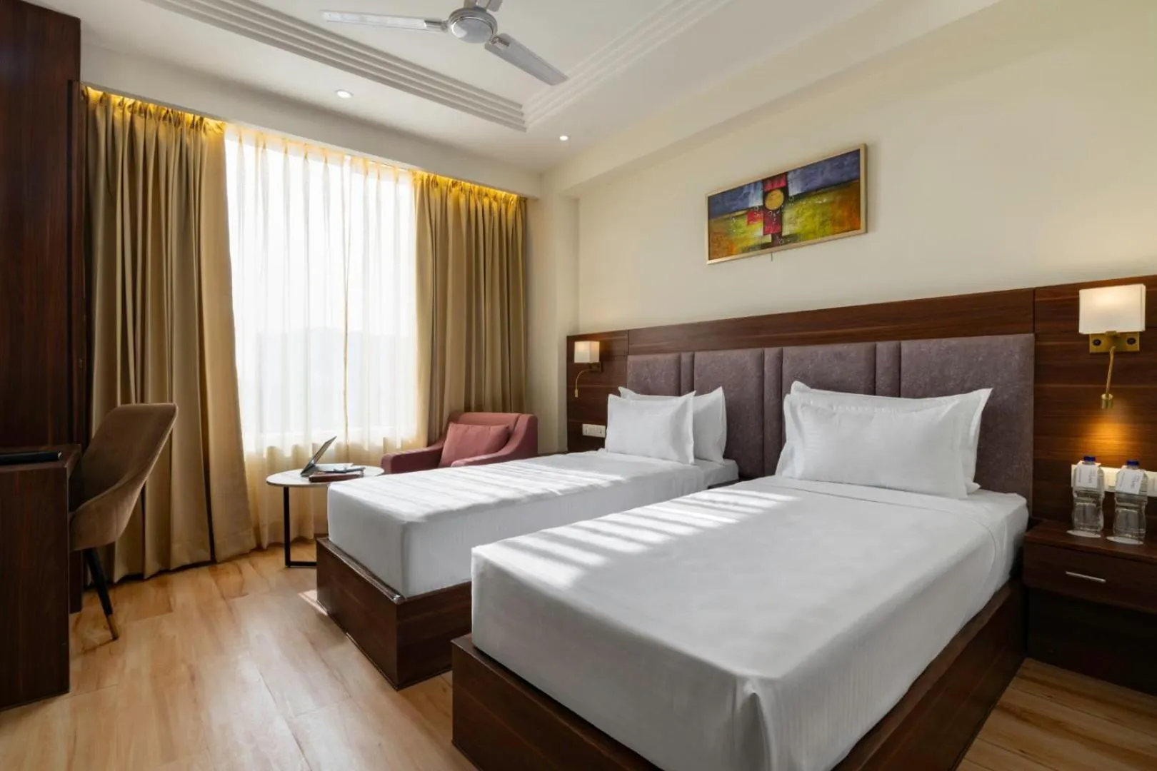 Clarks Inn Suites Agra Near Tajmahal