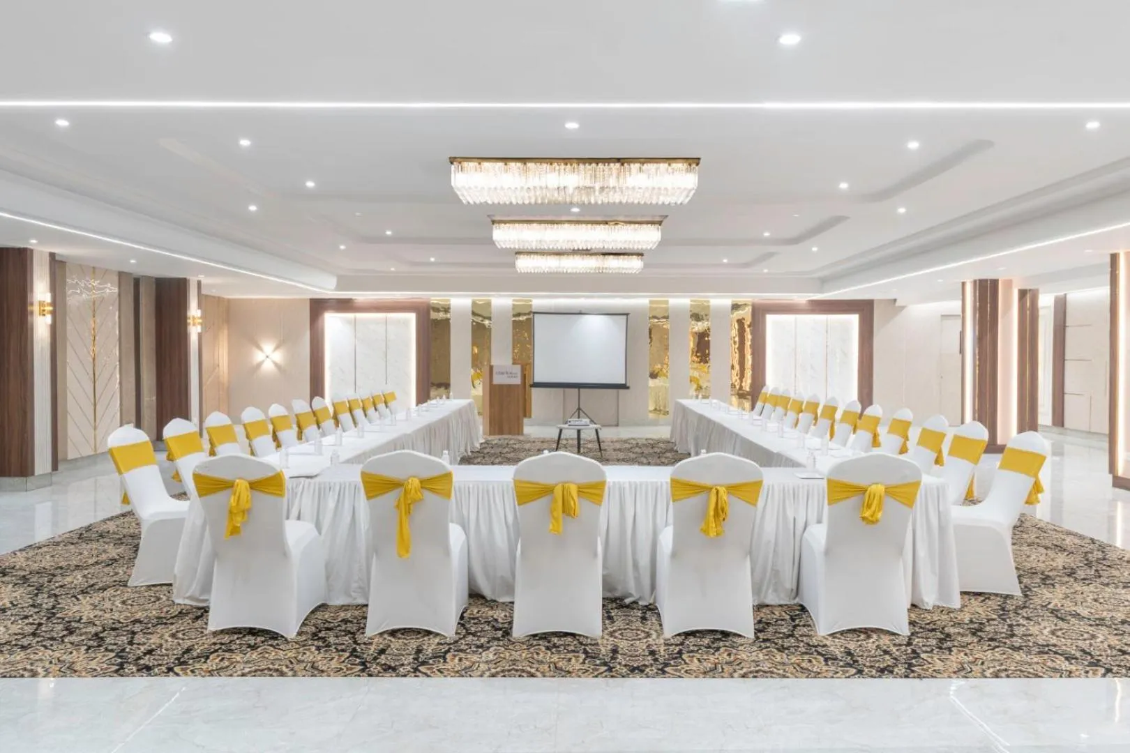 Banquet/Function facilities in Clarks Inn Suites Agra Near Tajmahal