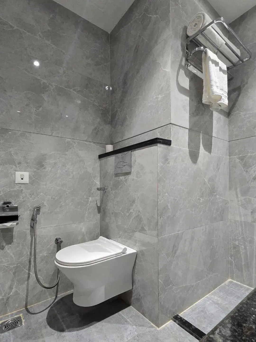 Deluxe Double Room - single occupancy in Clarks Inn Suites Agra Near Tajmahal Deluxe Double Room - single occupancy in Clarks Inn Suites Agra Near Tajmahal