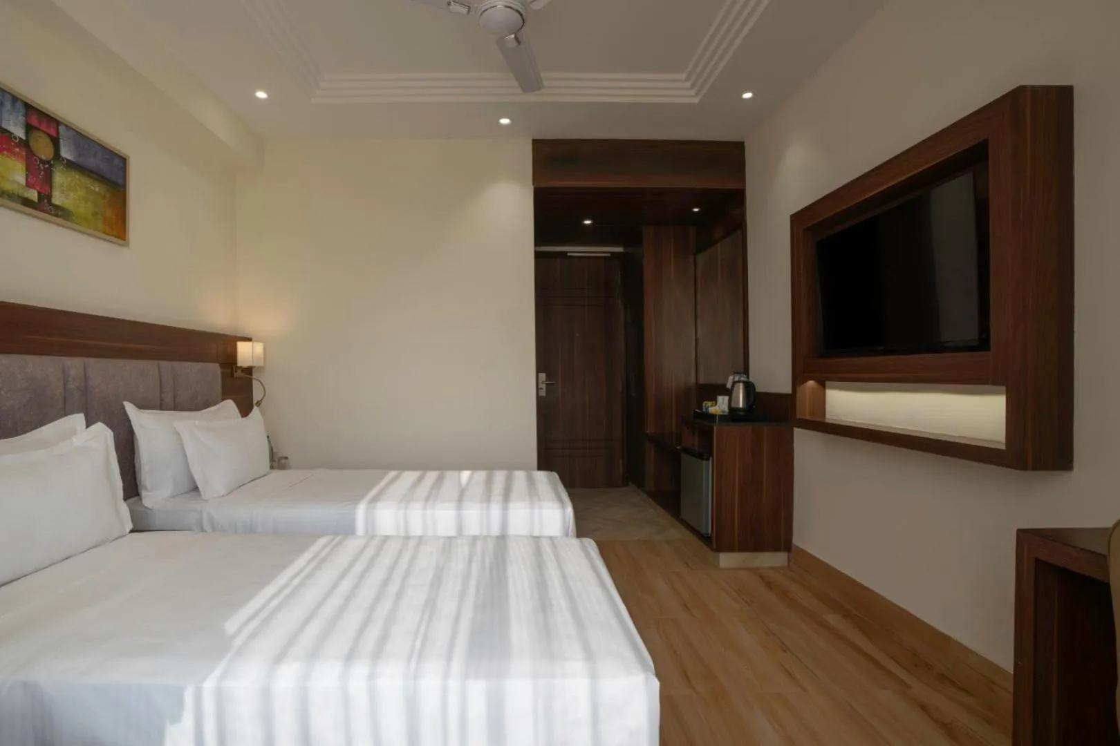 Clarks Inn Suites Agra Near Tajmahal