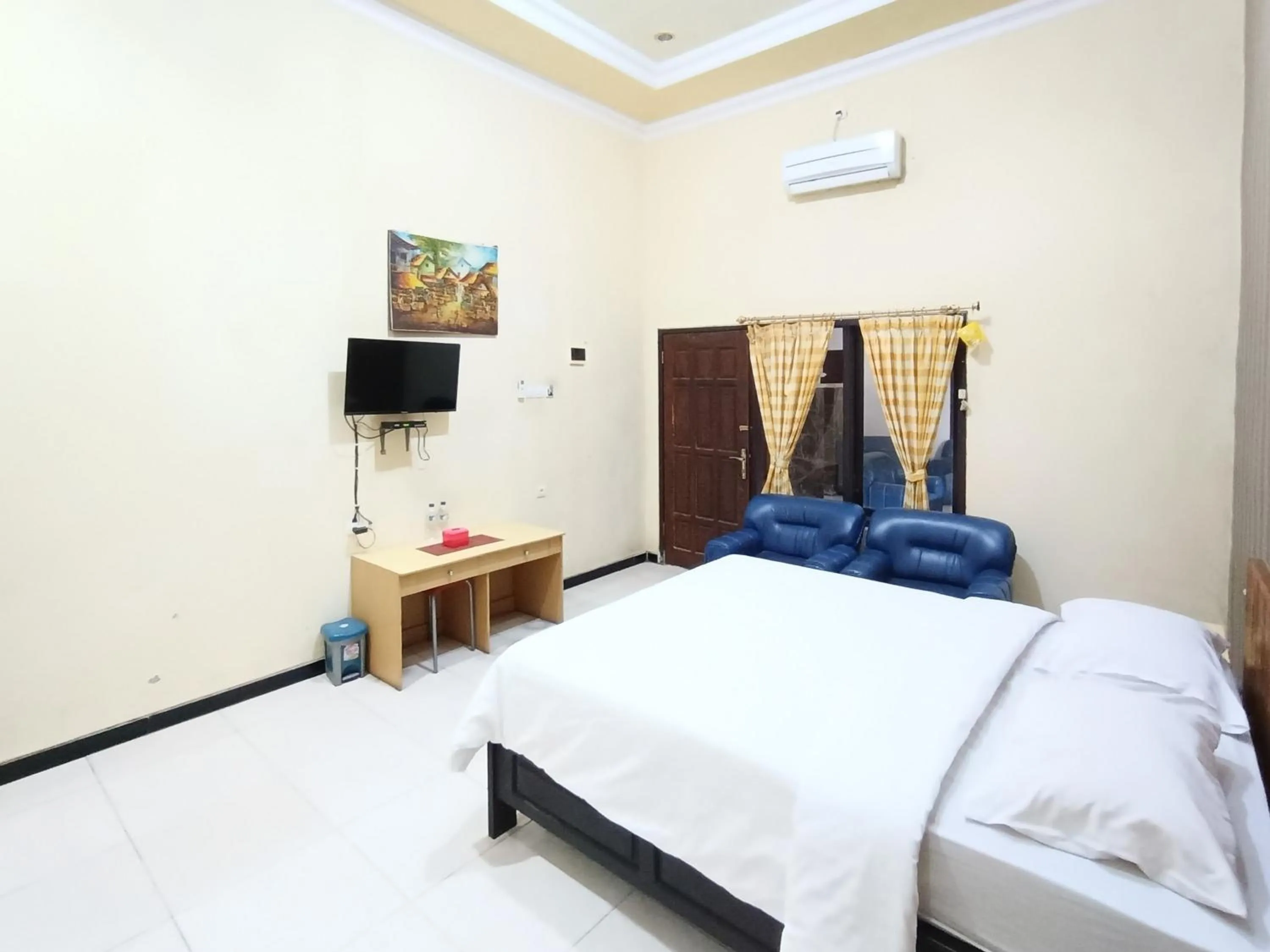 Bedroom, Bed in Gita Puri RedPartner Blitar