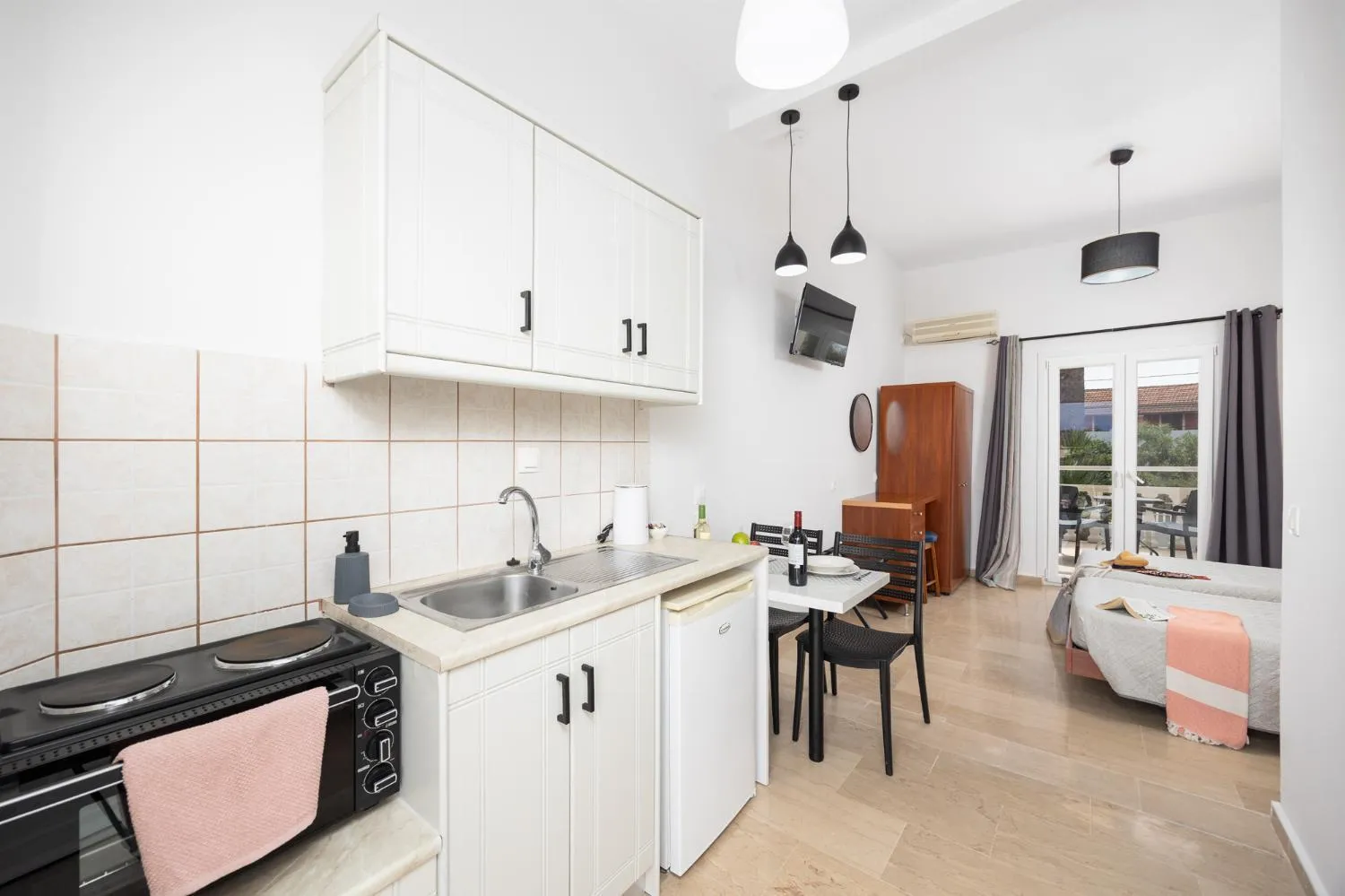 Kitchen or kitchenette in Kosmas Apartments
