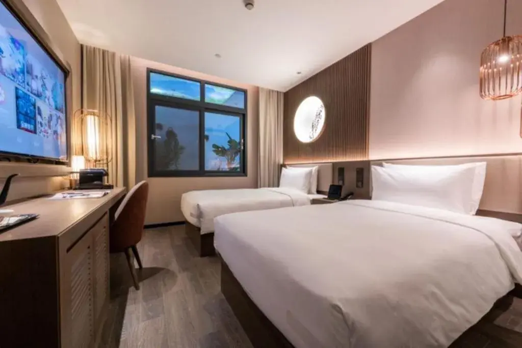 Bed in Orange crystal Shanghai Lujiazui Expo Center Bed in Orange crystal Shanghai Lujiazui Expo Center