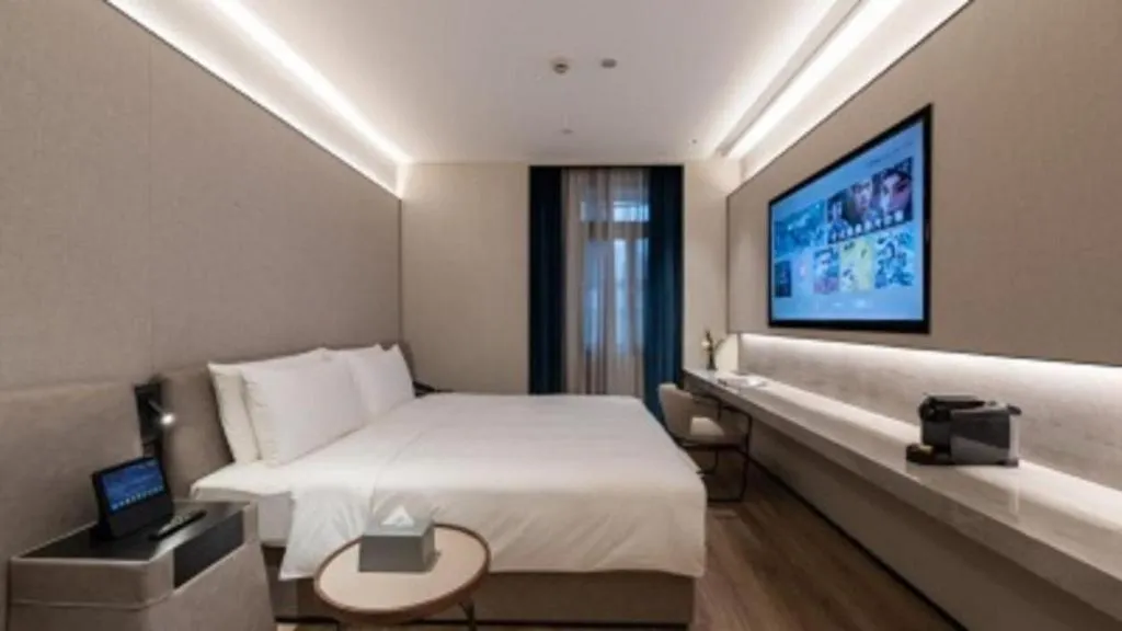 TV and multimedia, Bed in Orange crystal Shanghai Lujiazui Expo Center