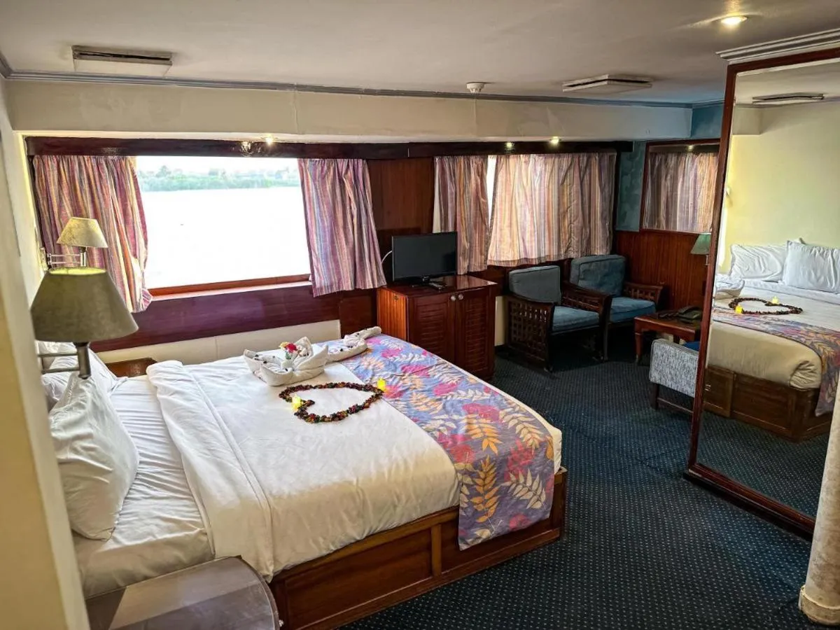 Bed in Nile View Aton Cruise