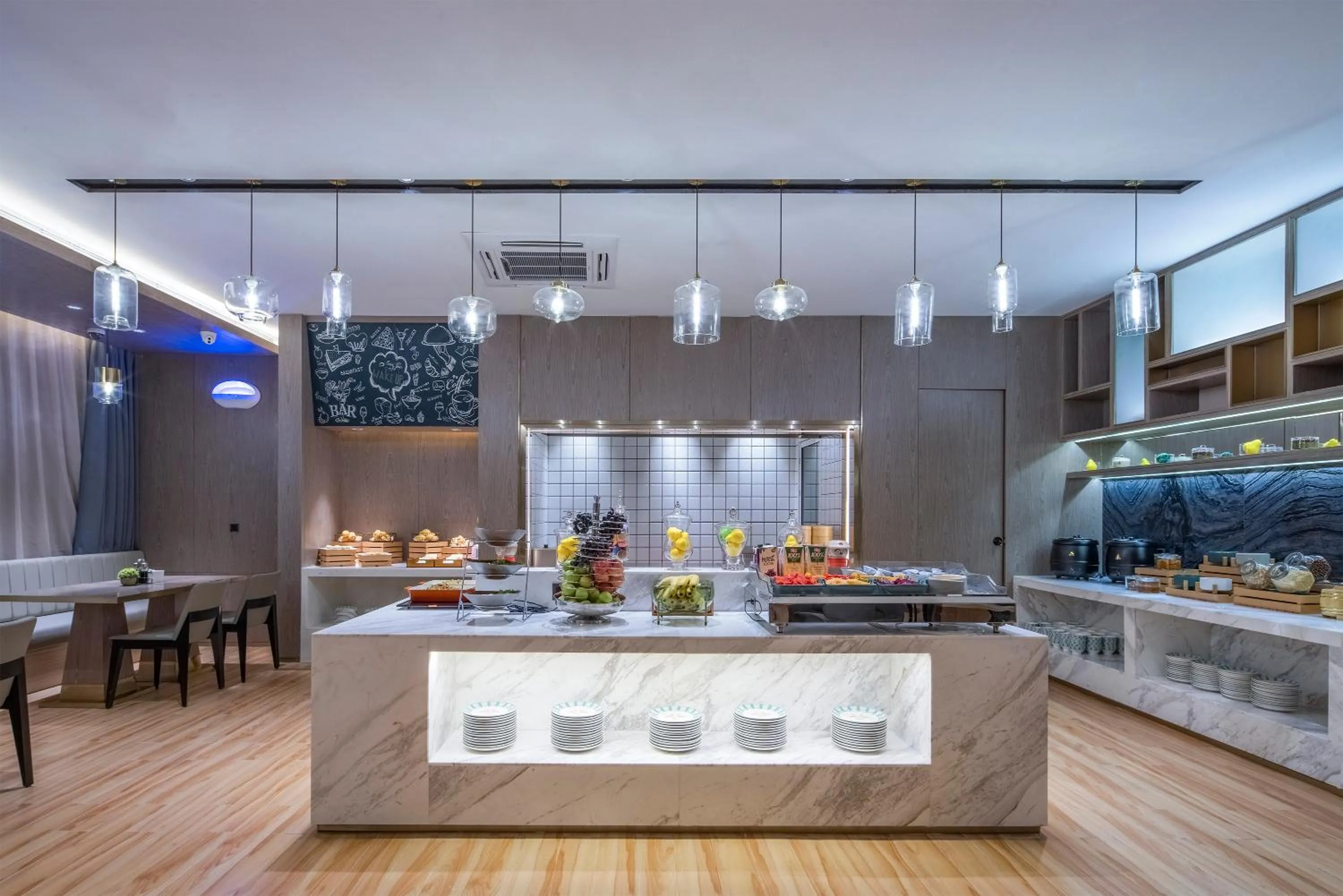 Restaurant/places to eat in Lijiang Old Town Echarm Plus Hotel