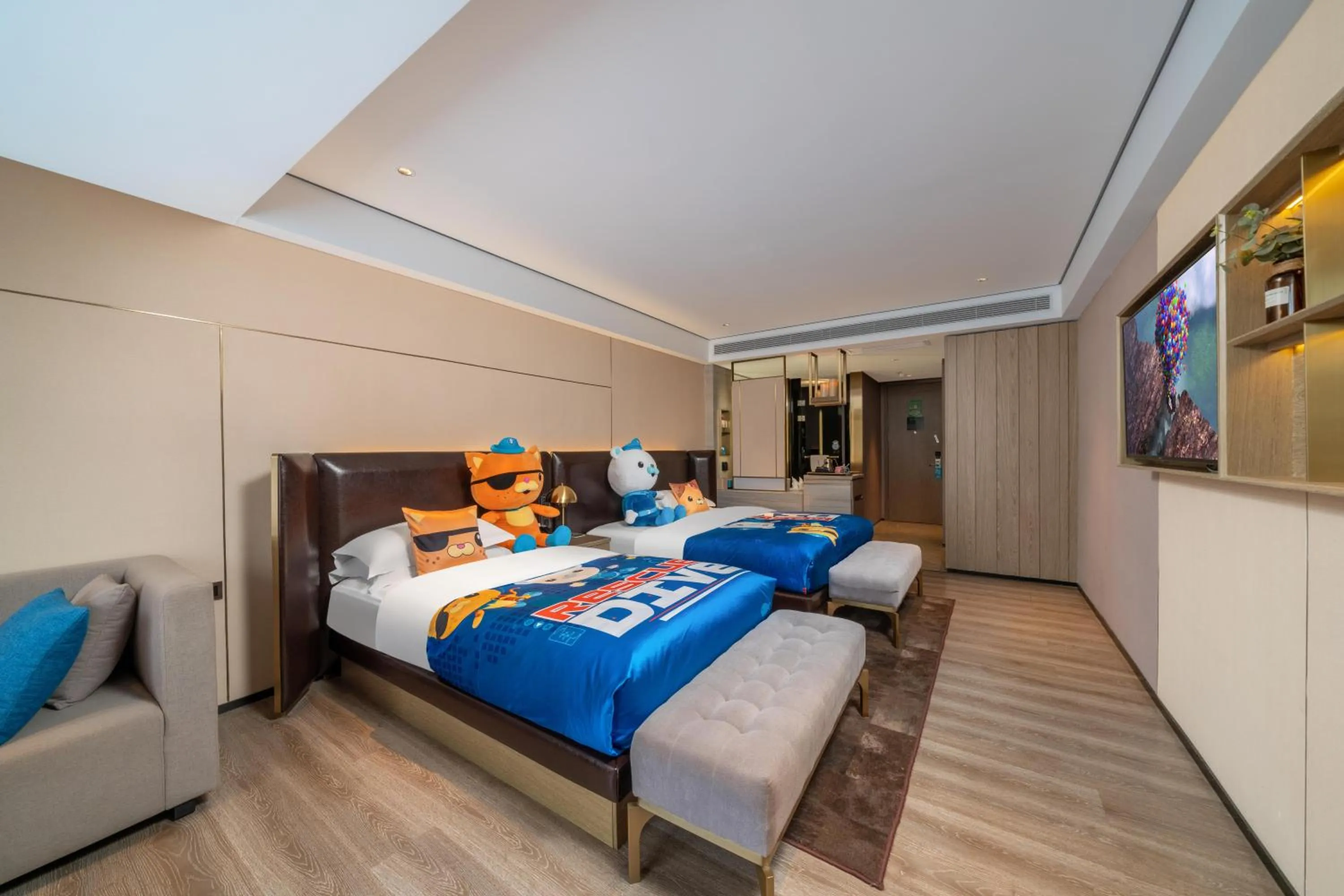 Photo of the whole room, Bed in Lijiang Old Town Echarm Plus Hotel