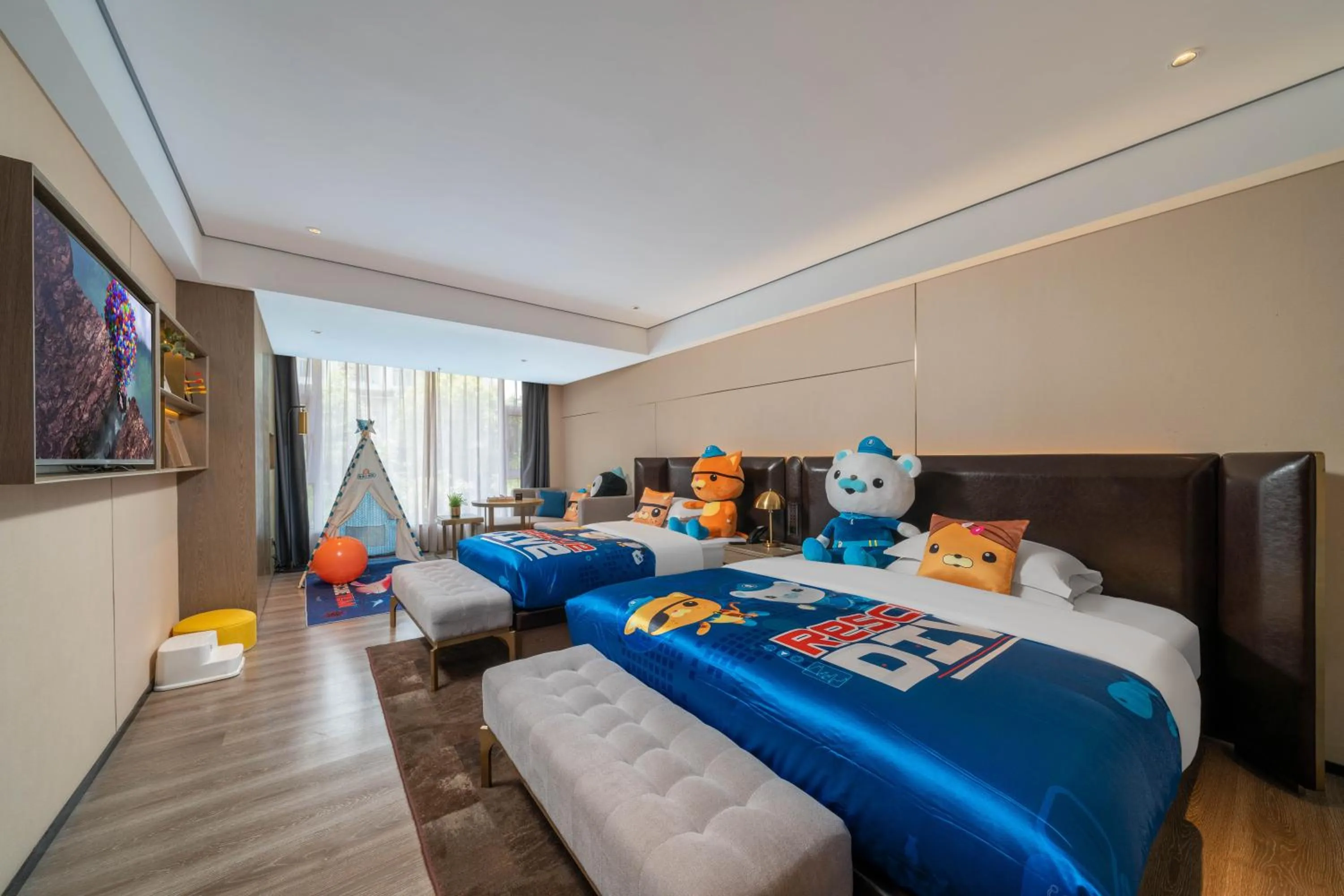 Photo of the whole room, Bed in Lijiang Old Town Echarm Plus Hotel