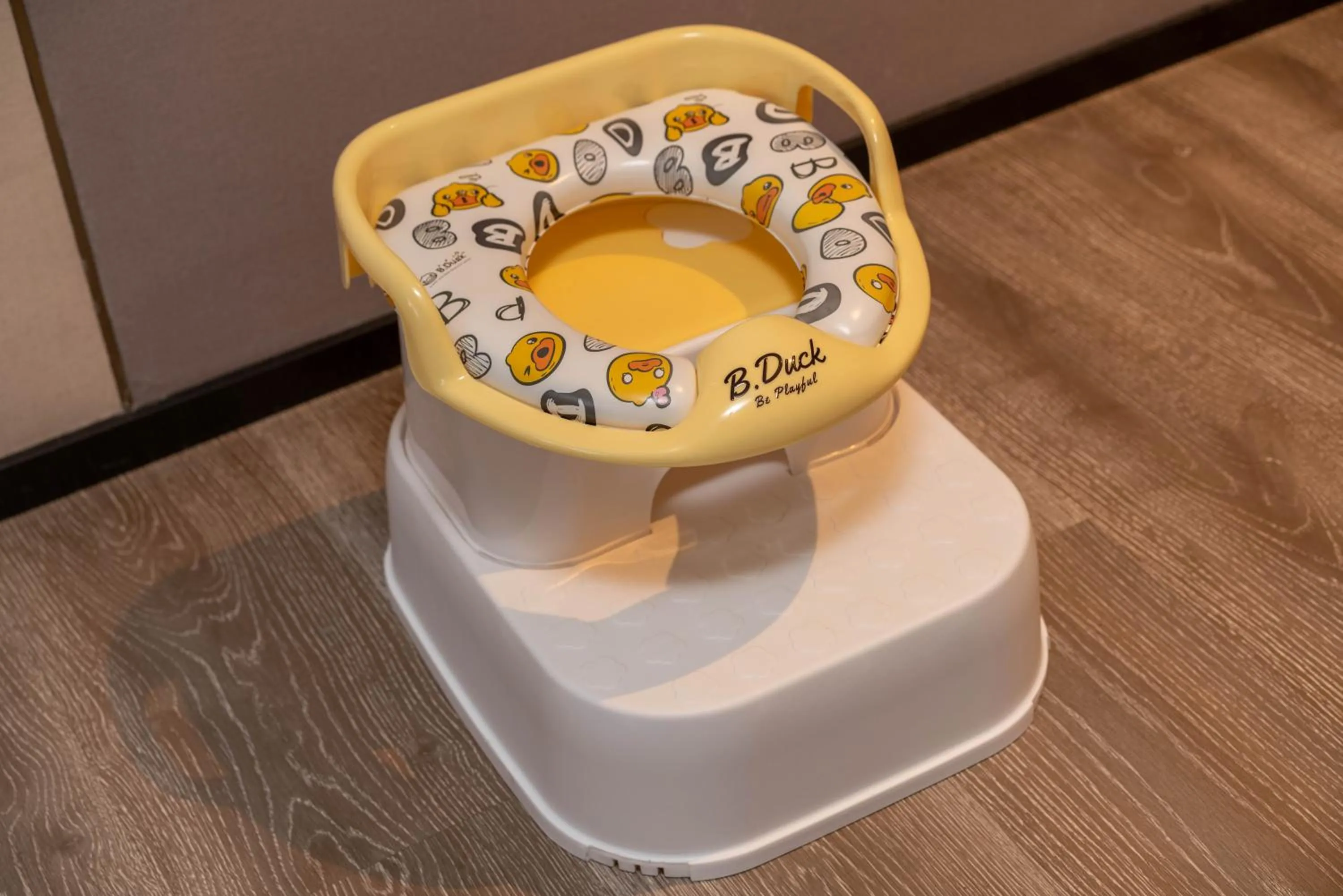 children in Lijiang Old Town Echarm Plus Hotel