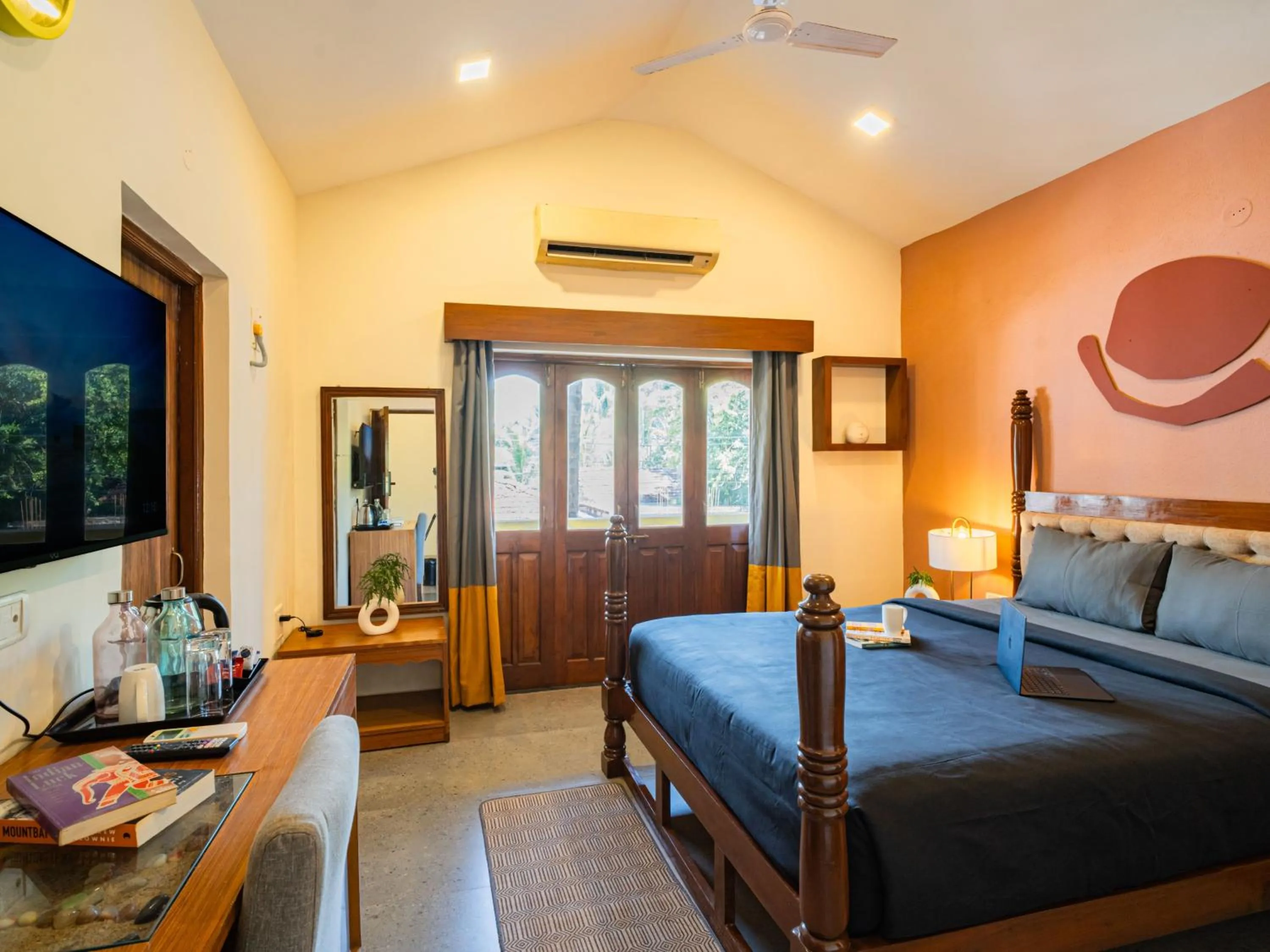 Bedroom, Bed in The Hosteller Goa, Anjuna