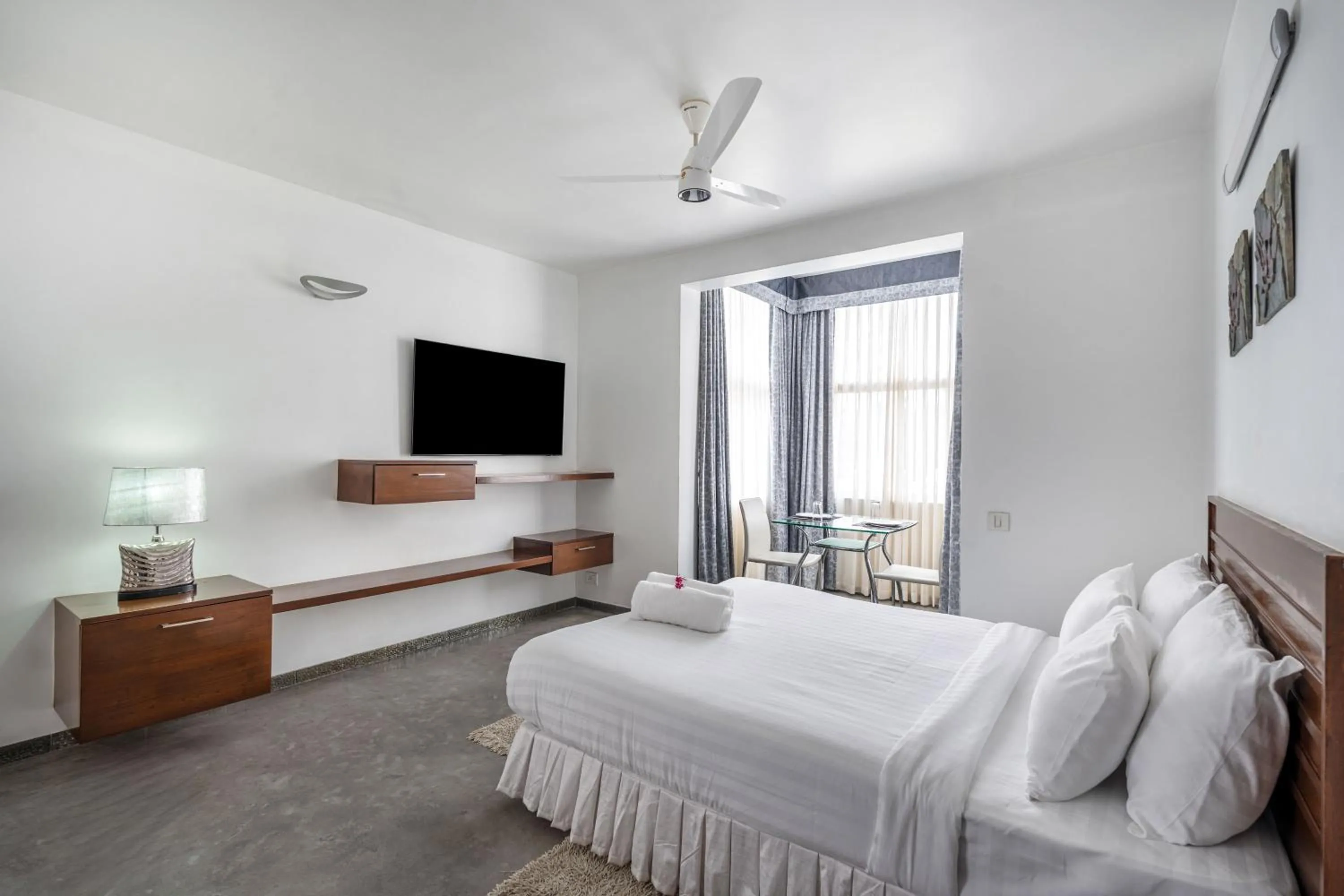 Bed in The Pentouz - A Boutique Hotel