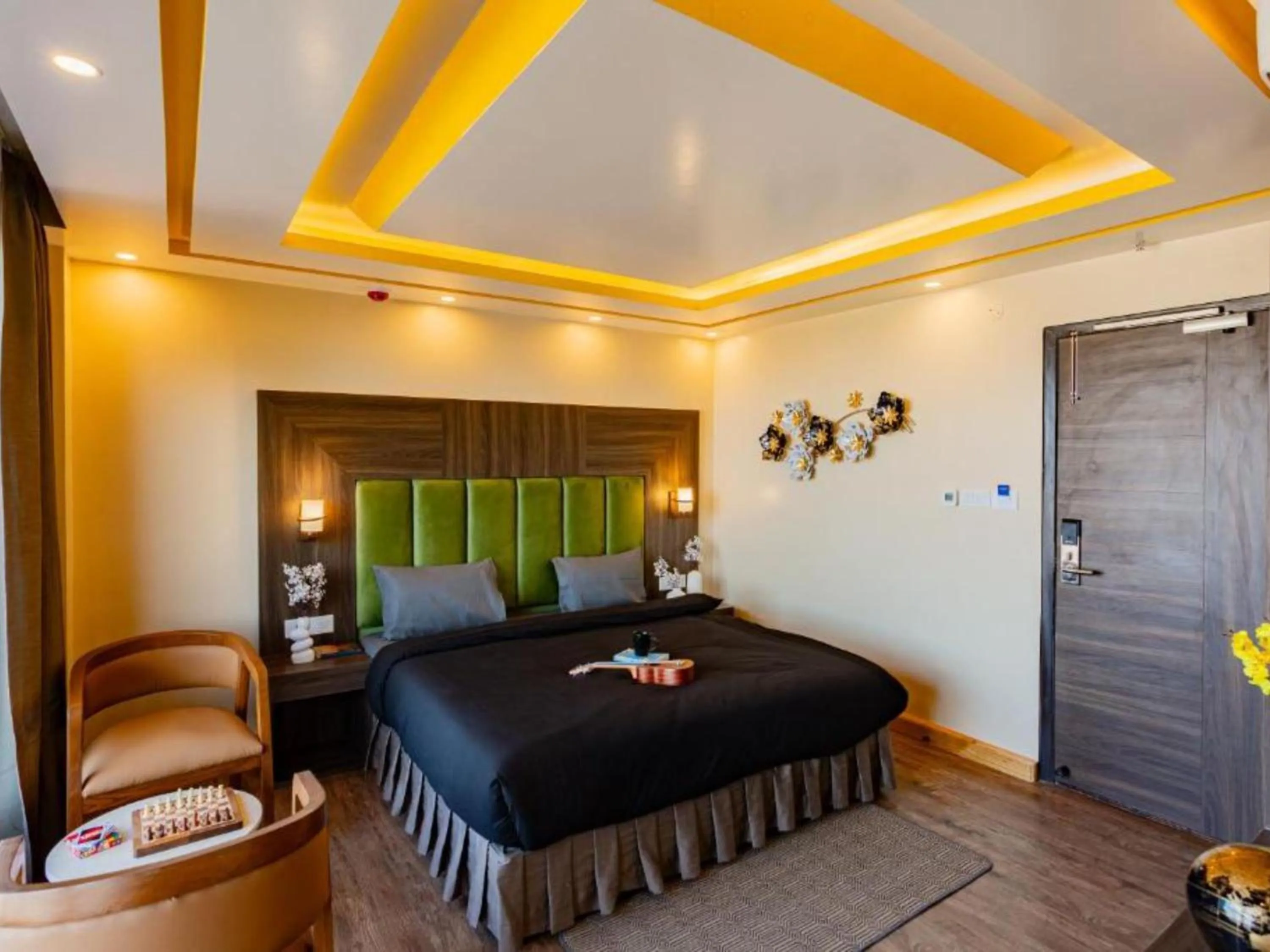 Bed in The Hosteller Shimla, Valley View