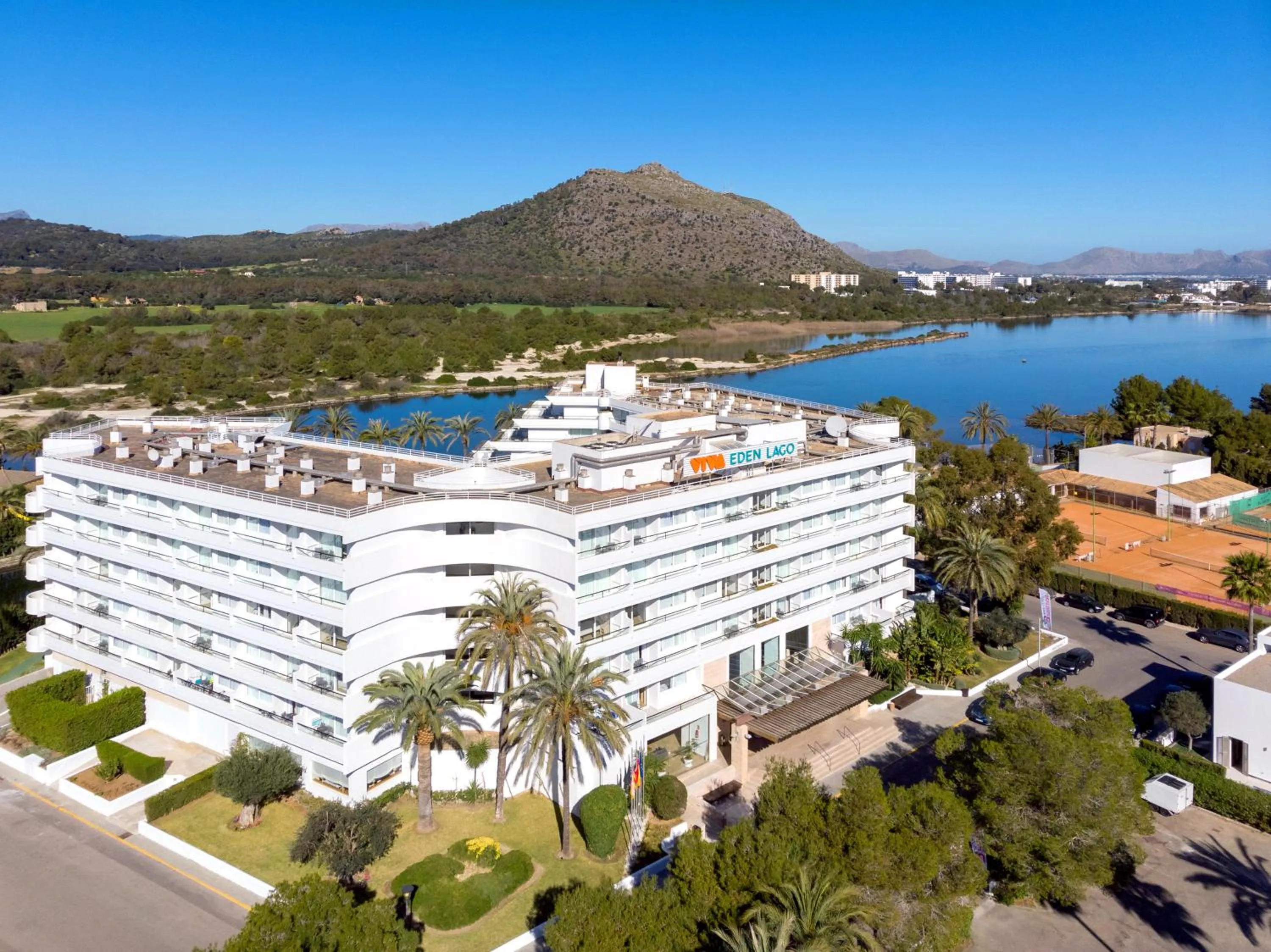 Property building in VIVA Eden Lago