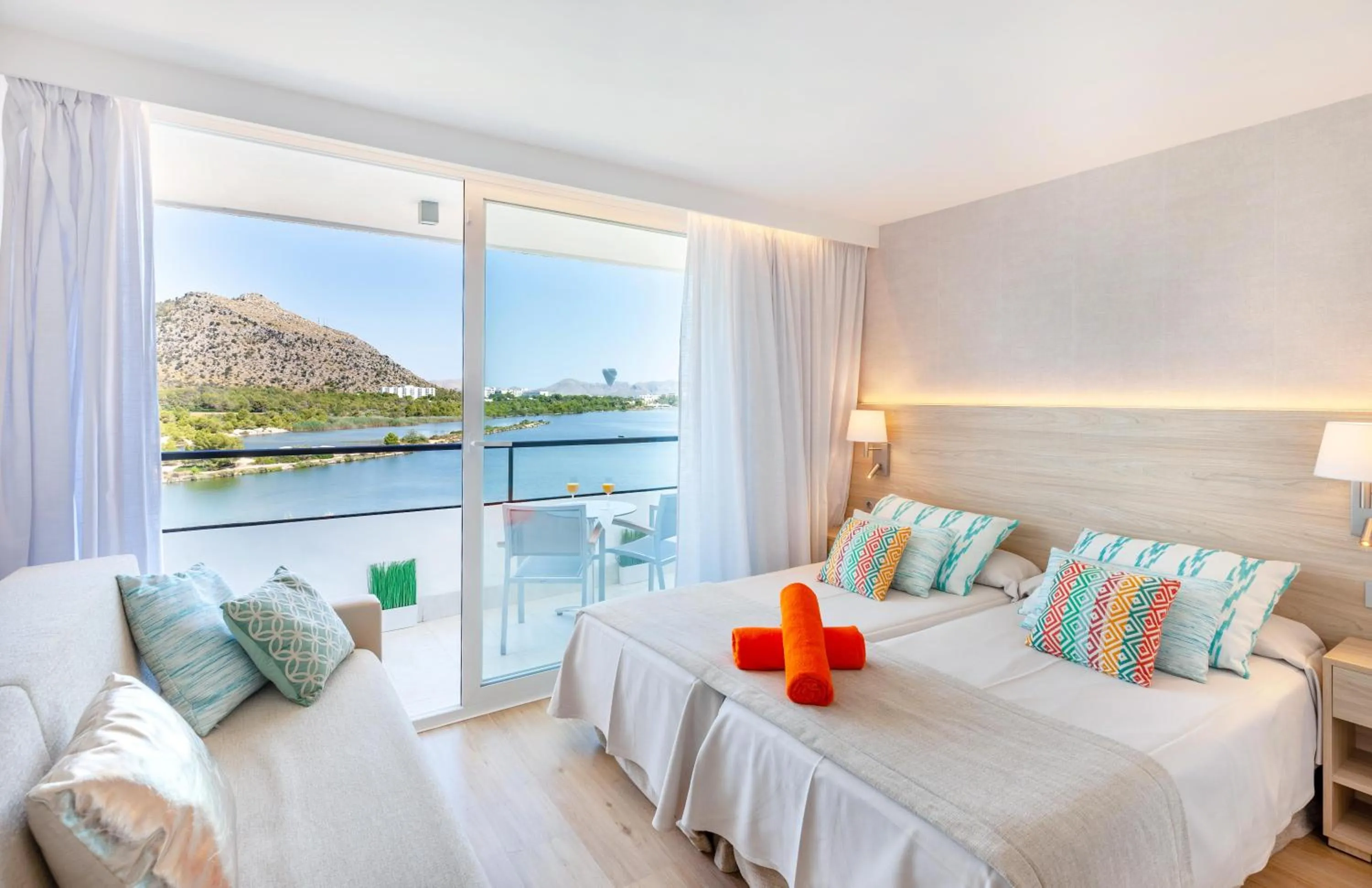 Photo of the whole room, Bed in VIVA Eden Lago