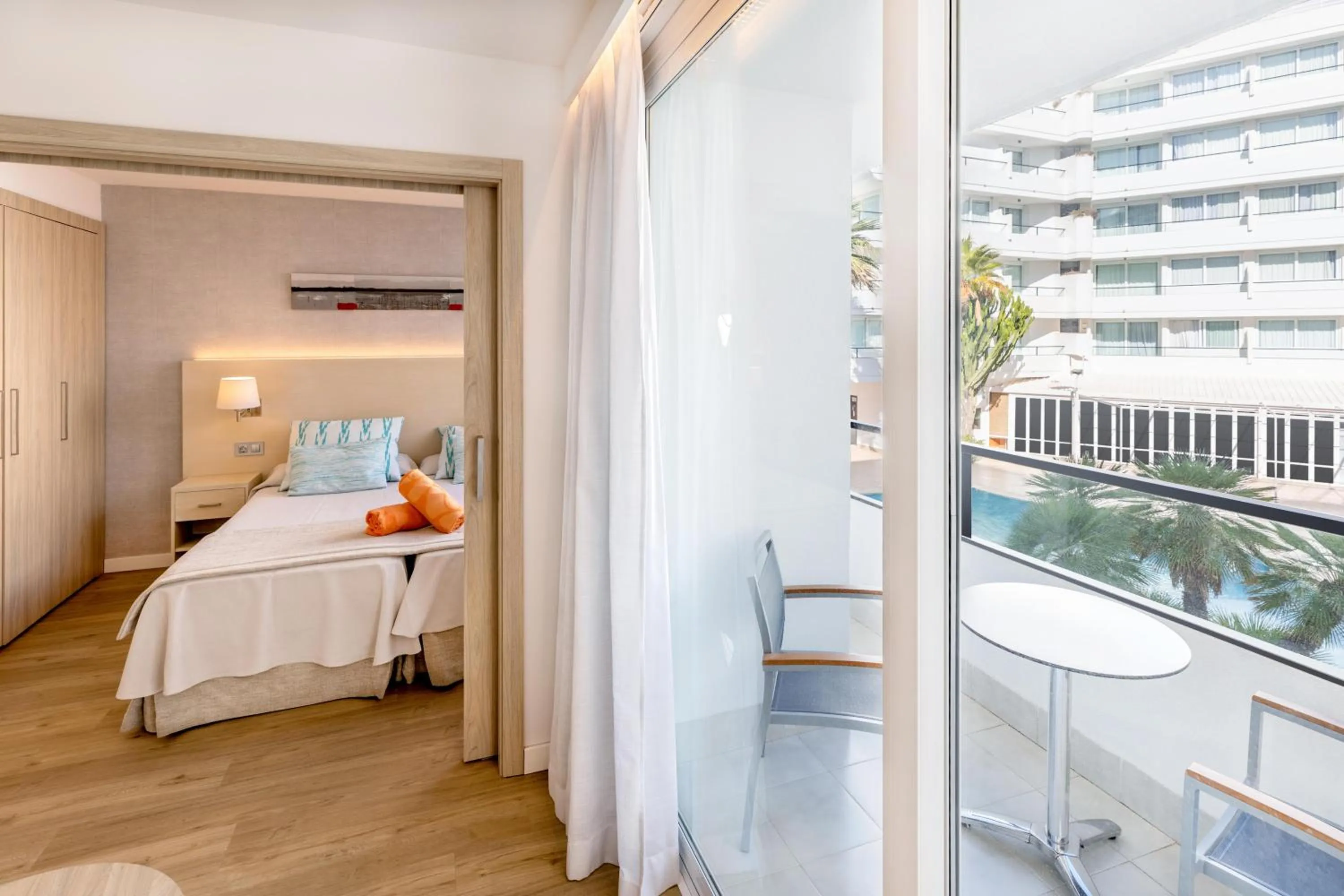 Photo of the whole room, Bed in VIVA Eden Lago