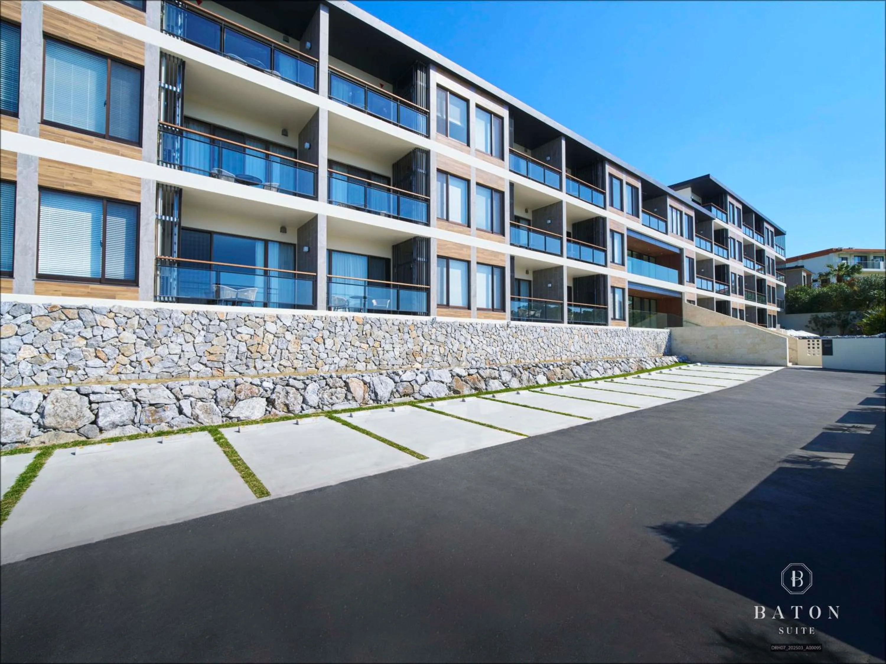 Parking in BATON SUITE Okinawa-kourijima