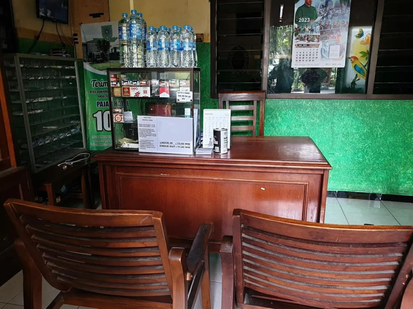 Lobby or reception in Hotel O Houstel Darma Syariah