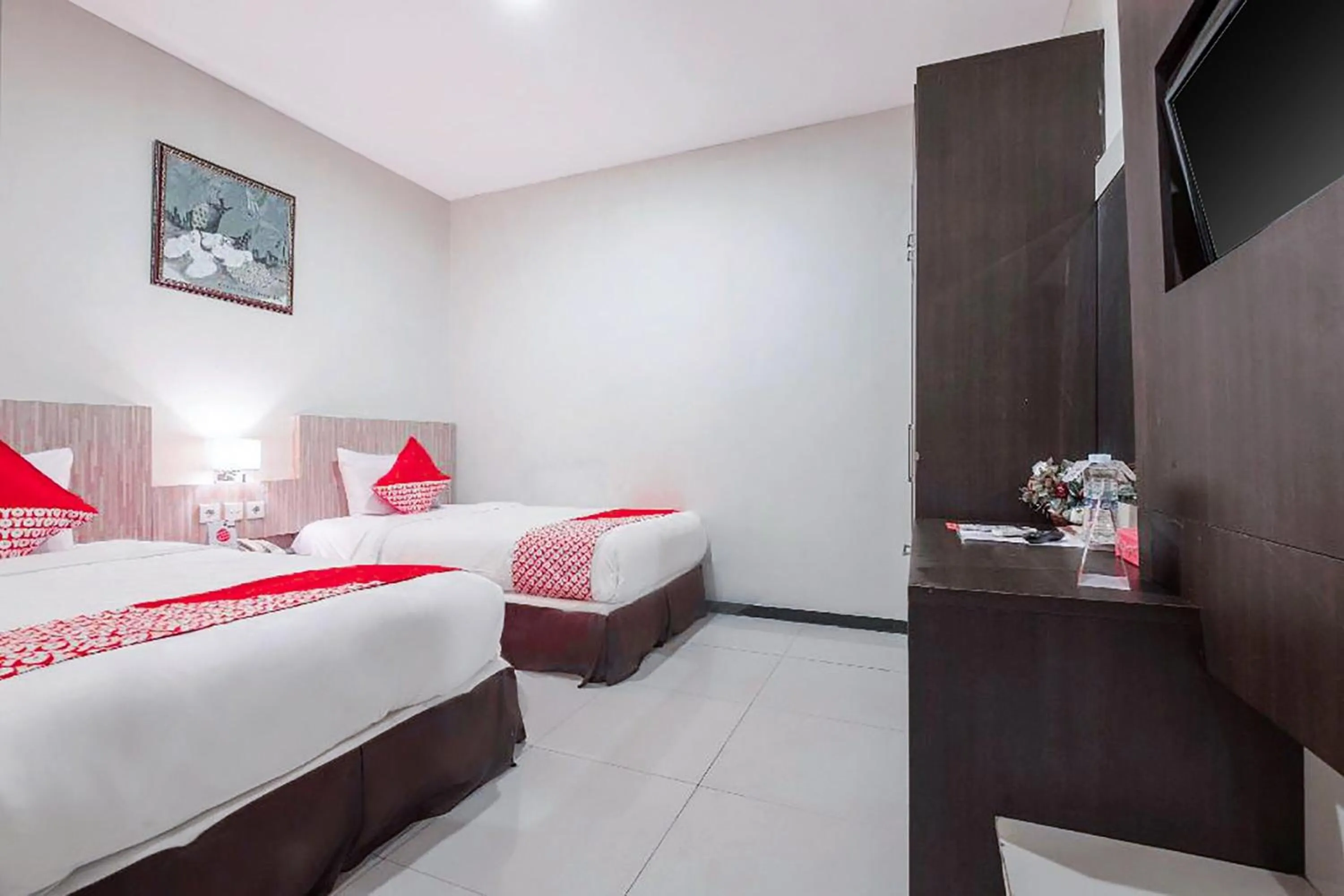 Bedroom, Bed in Hotel O Marina Andalas