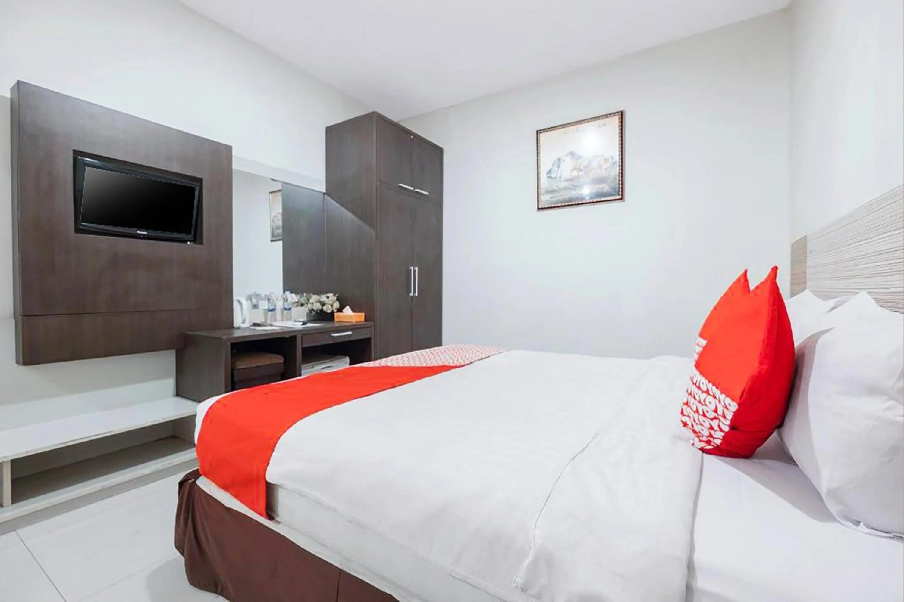 Bedroom, Bed in Hotel O Marina Andalas