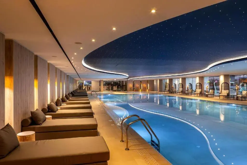 The HEALTHY Stay-Padel, Pool&Fitness The HEALTHY Stay-Padel, Pool&Fitness