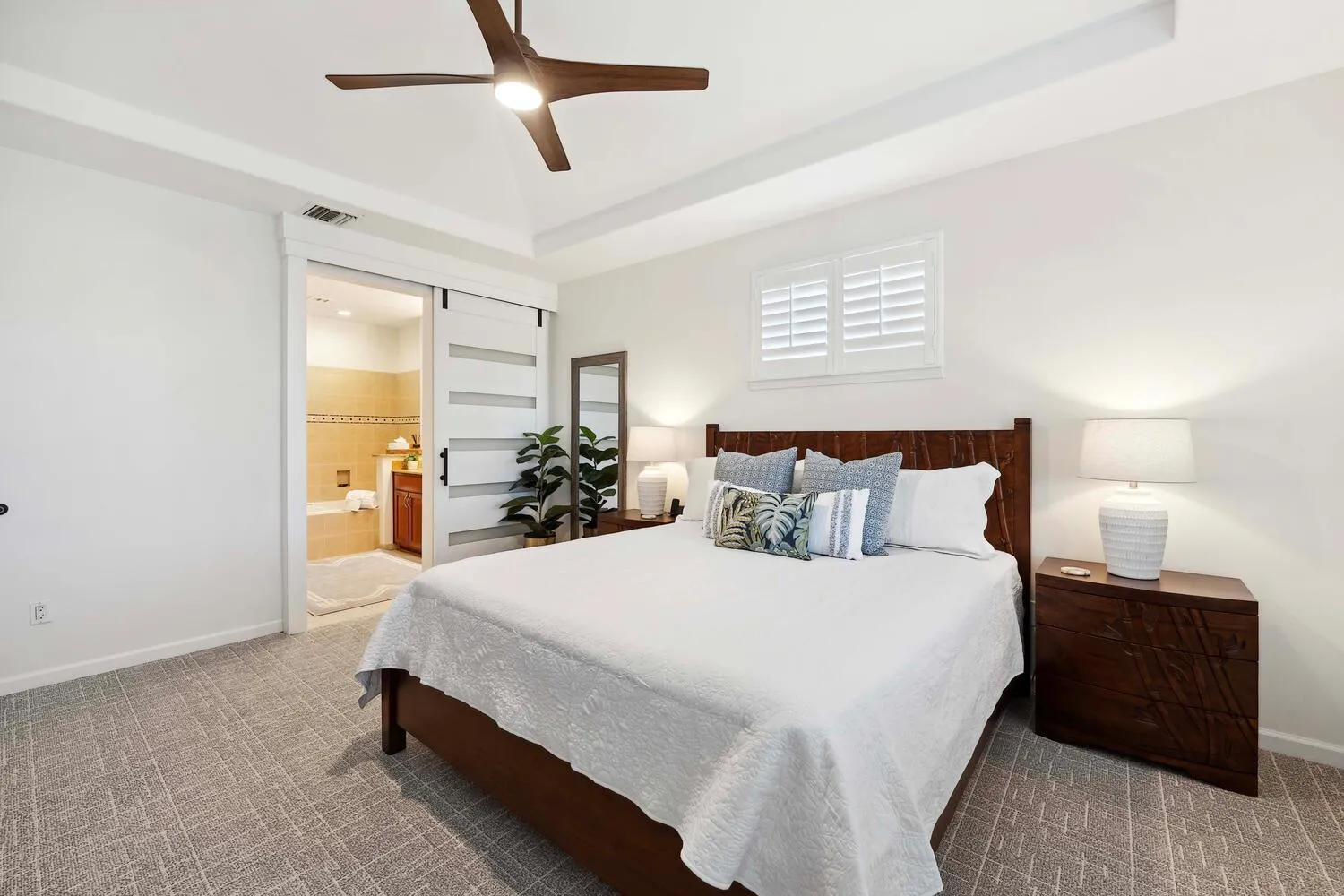 Bed in Waikoloa Beach Villas F32