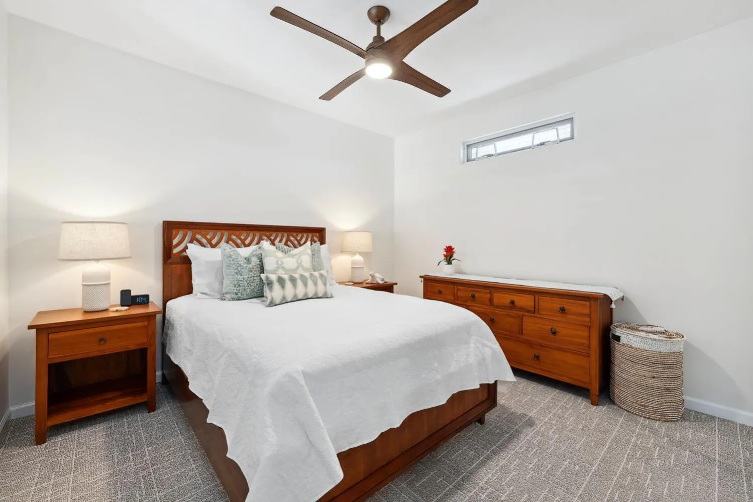 Bed in Waikoloa Beach Villas F32