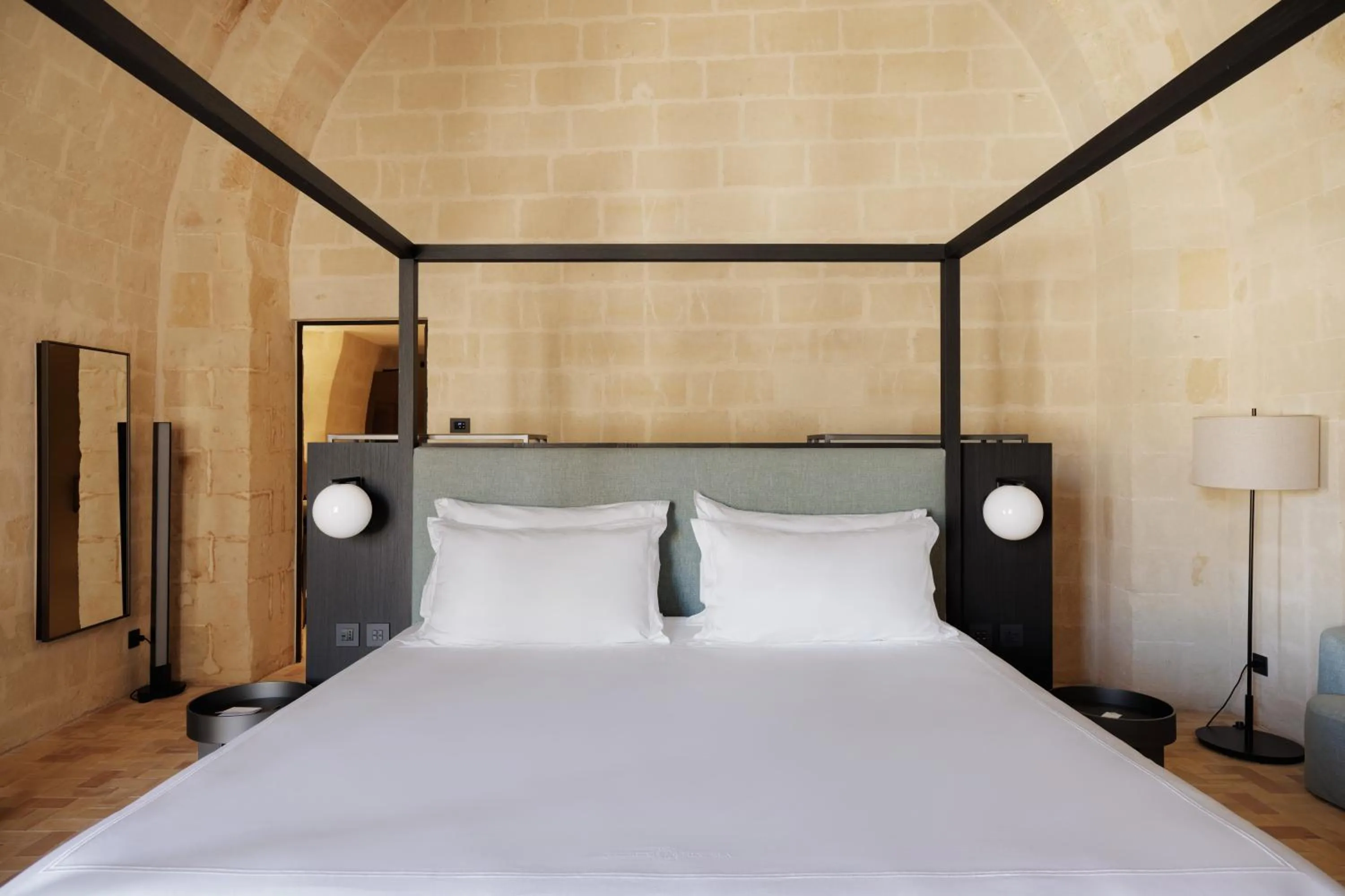 Bedroom, Bed in Vetera Matera