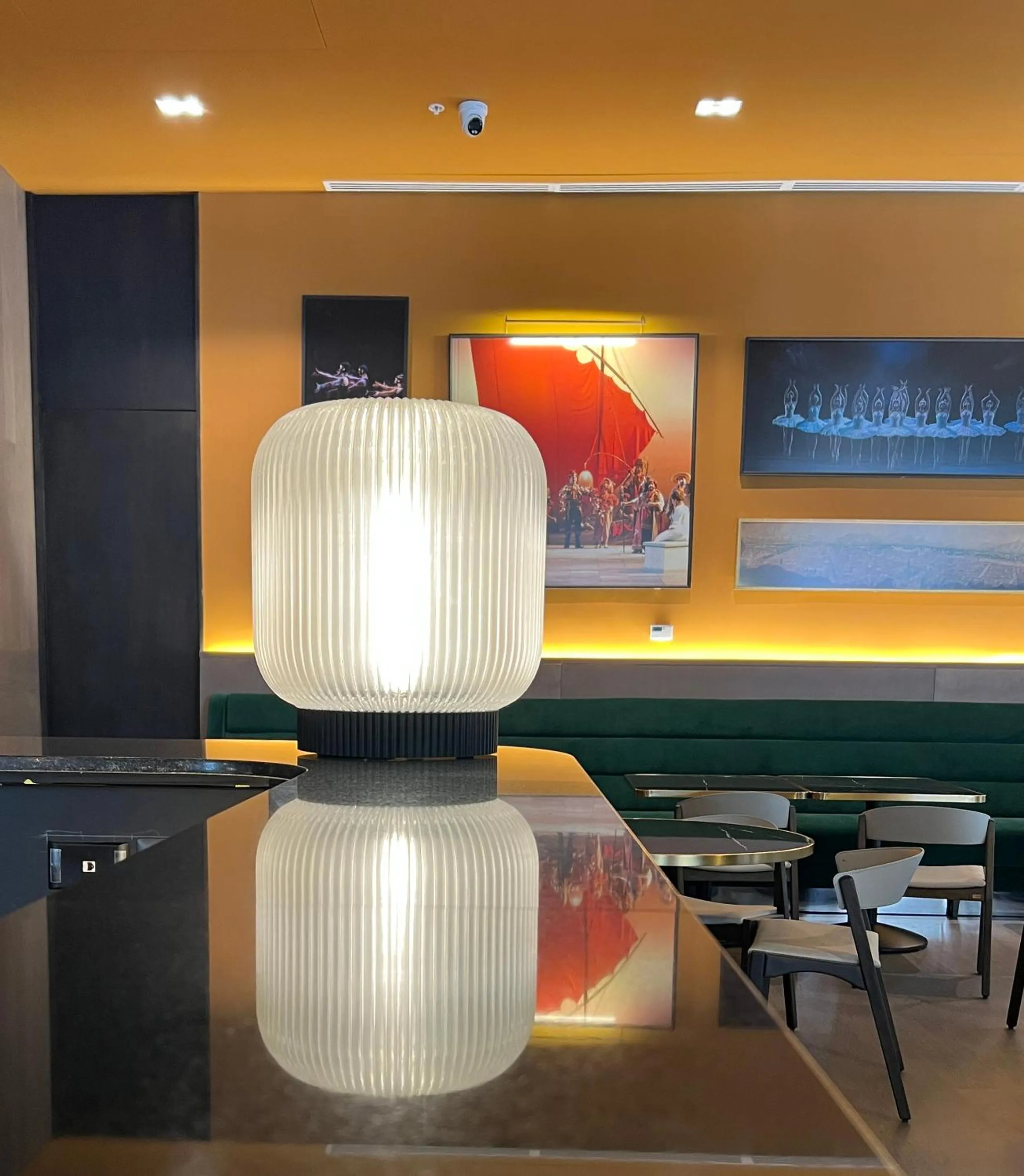 Restaurant/places to eat in Debaines Hotel Santiago