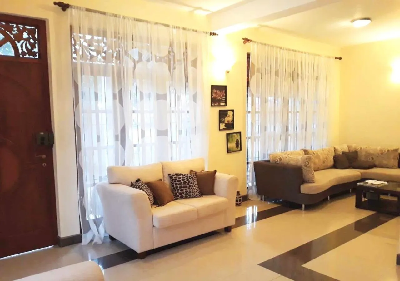 Living room in Ama Villa Negombo