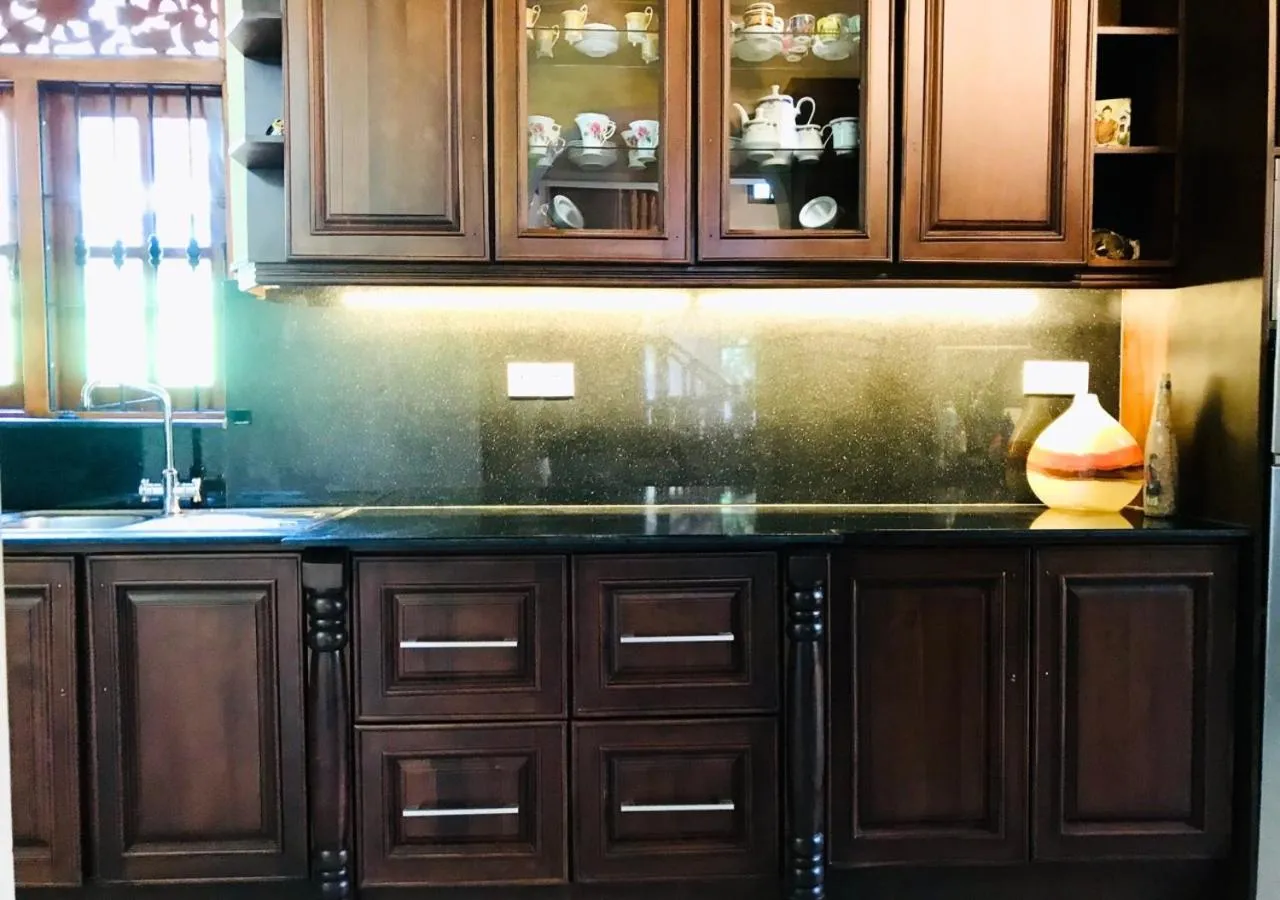 Kitchen or kitchenette in Ama Villa Negombo