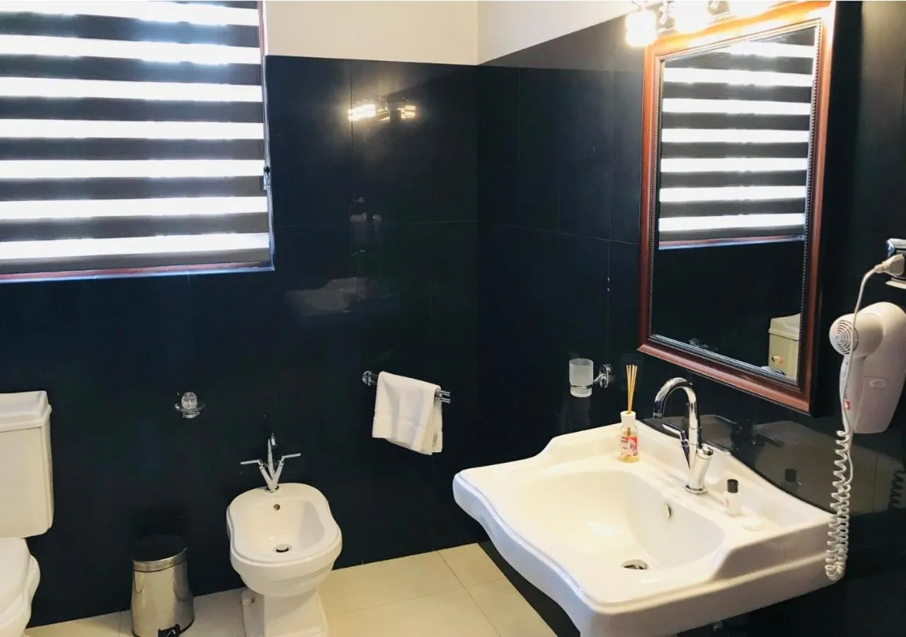 Toilet in Ama Villa Negombo