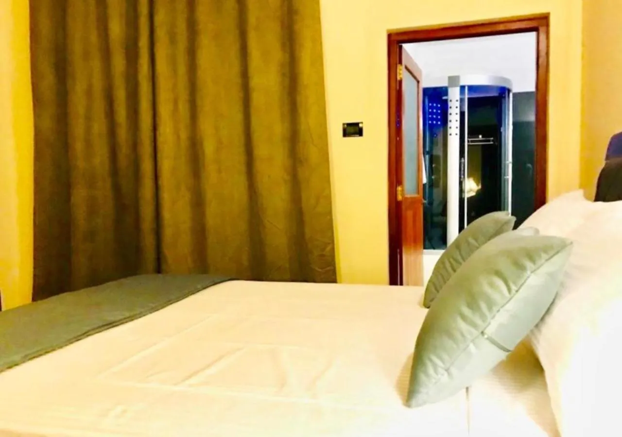 Bed in Ama Villa Negombo