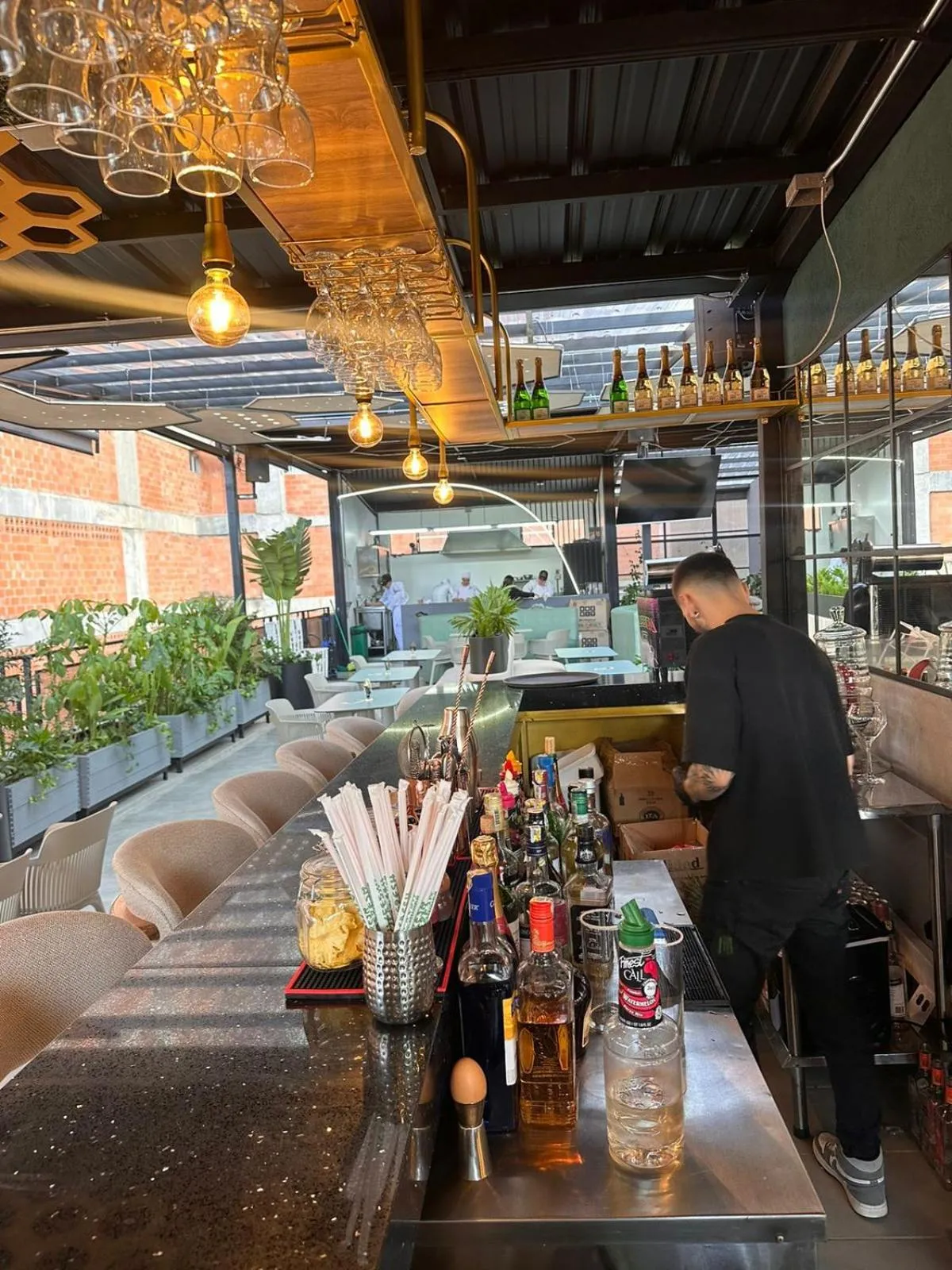 Restaurant/places to eat in Hotel 45 Park