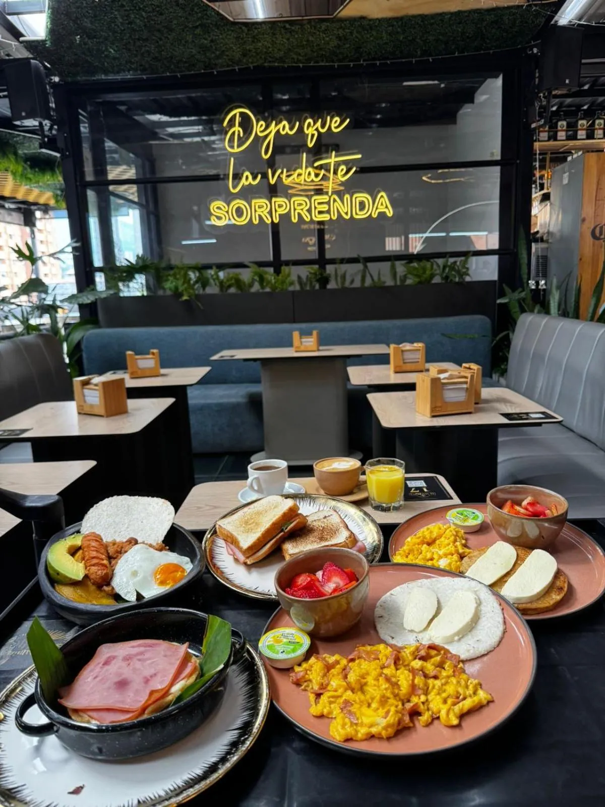 Breakfast in Hotel 45 Park