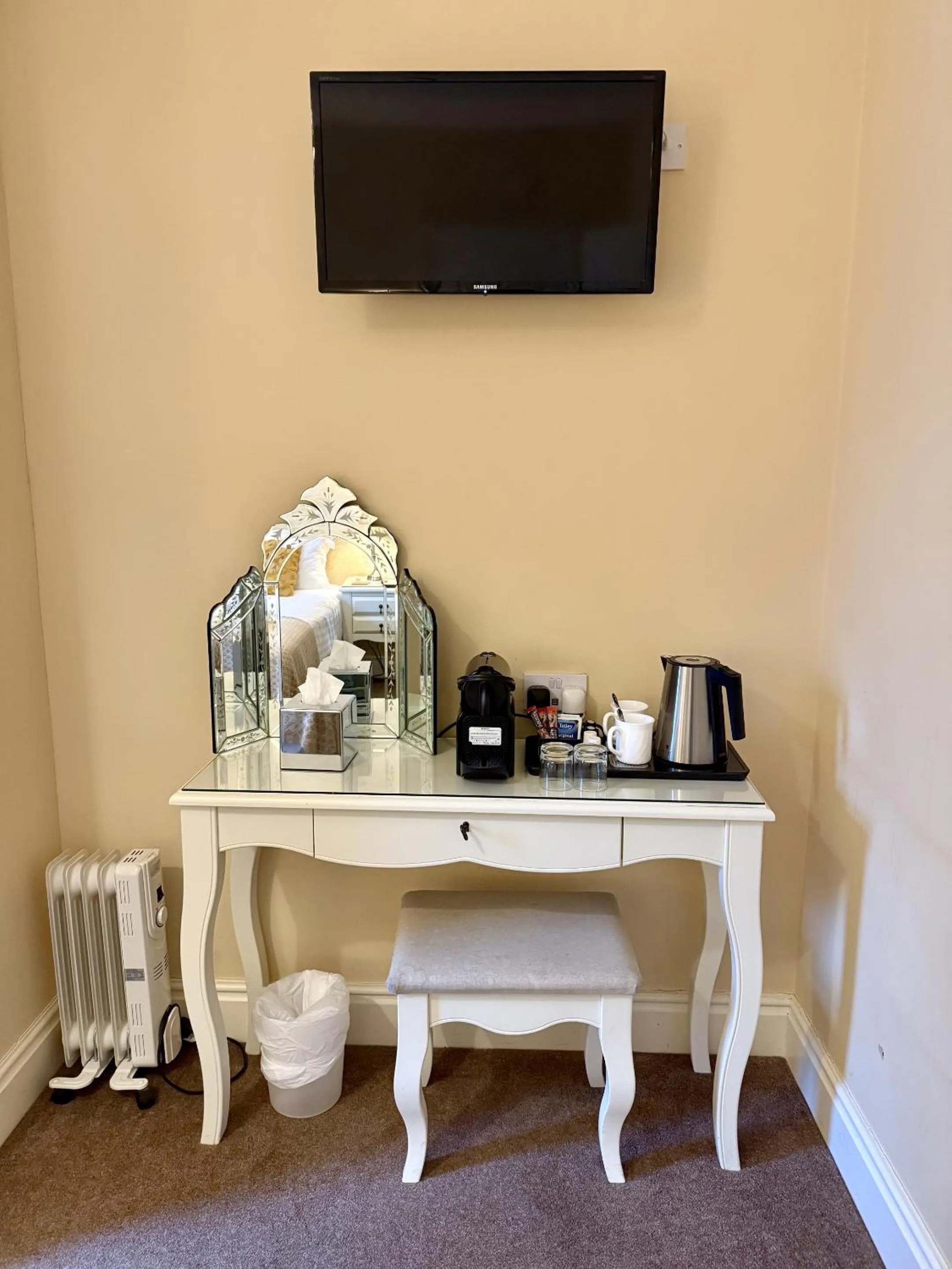 Bedroom in The Crescent Guest House