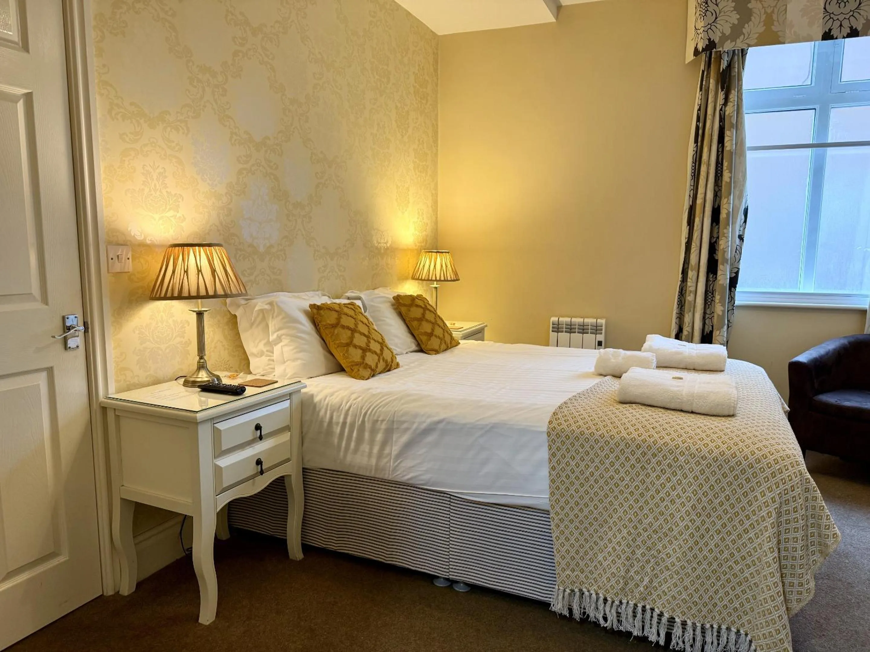 Bedroom, Bed in The Crescent Guest House