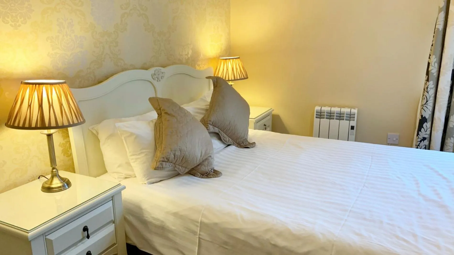 Bedroom, Bed in The Crescent York