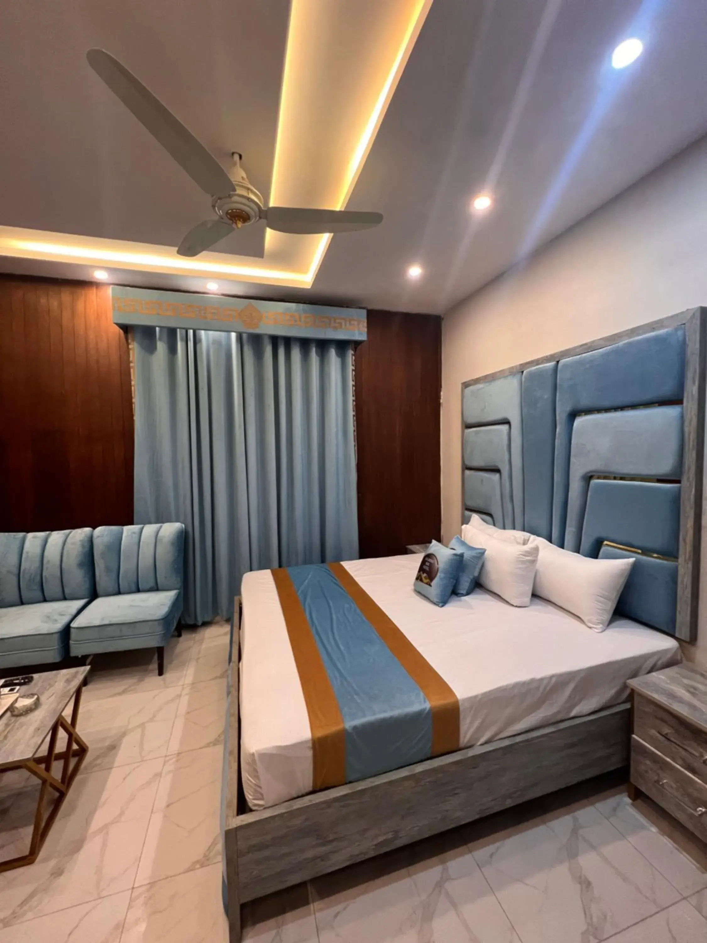 Deluxe Double Room - single occupancy in Gulberg Inn Hotel Lahore Deluxe Double Room - single occupancy in Gulberg Inn Hotel Lahore