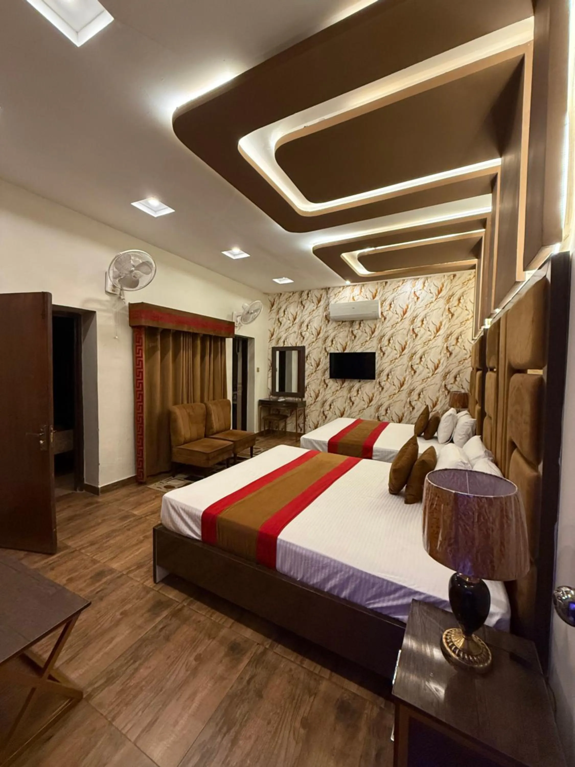 Gulberg Inn Hotel Lahore